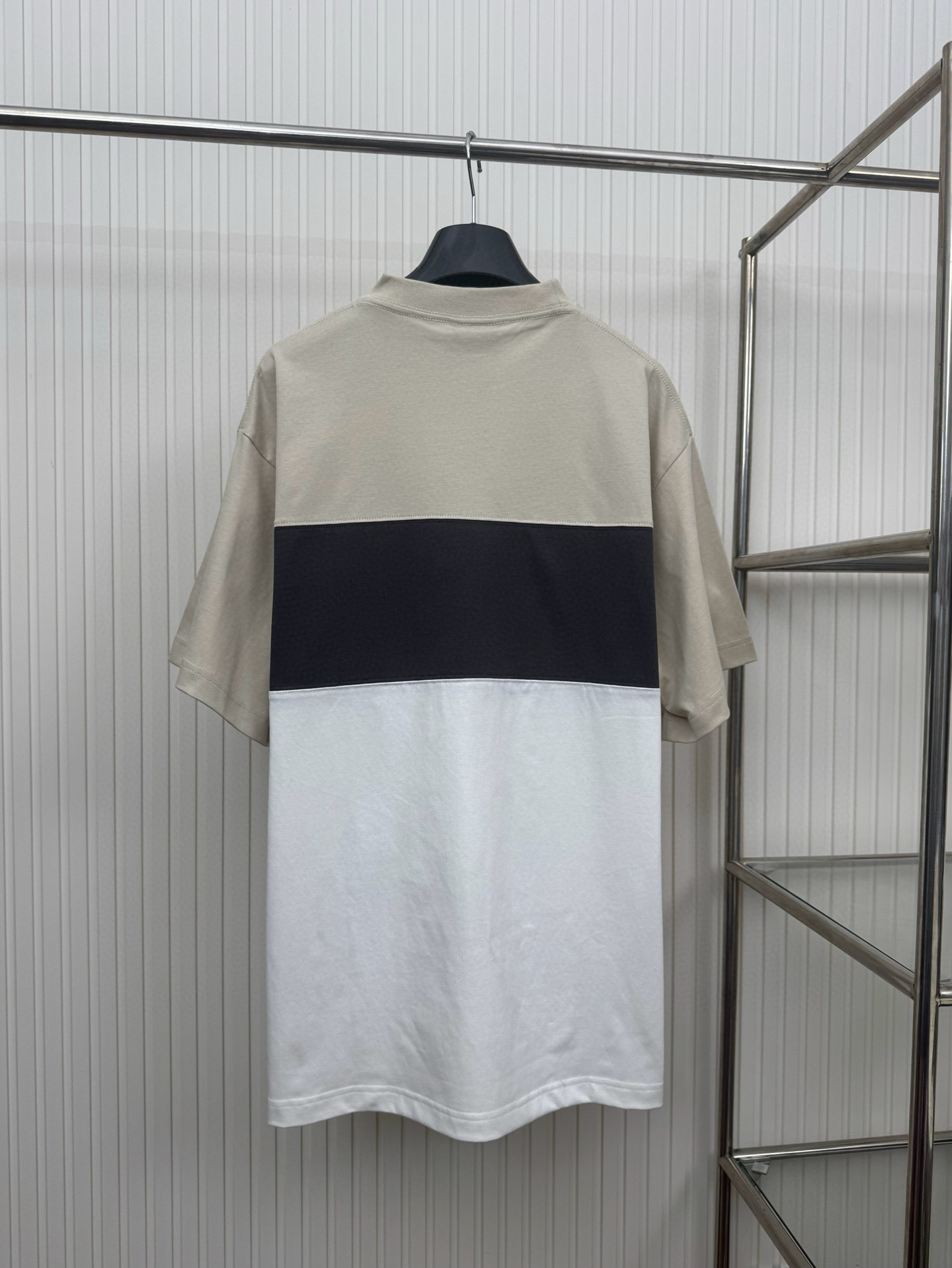 Áo phông T-shirt Balenciaga phối màu logo ngực Like Auth on web VTN