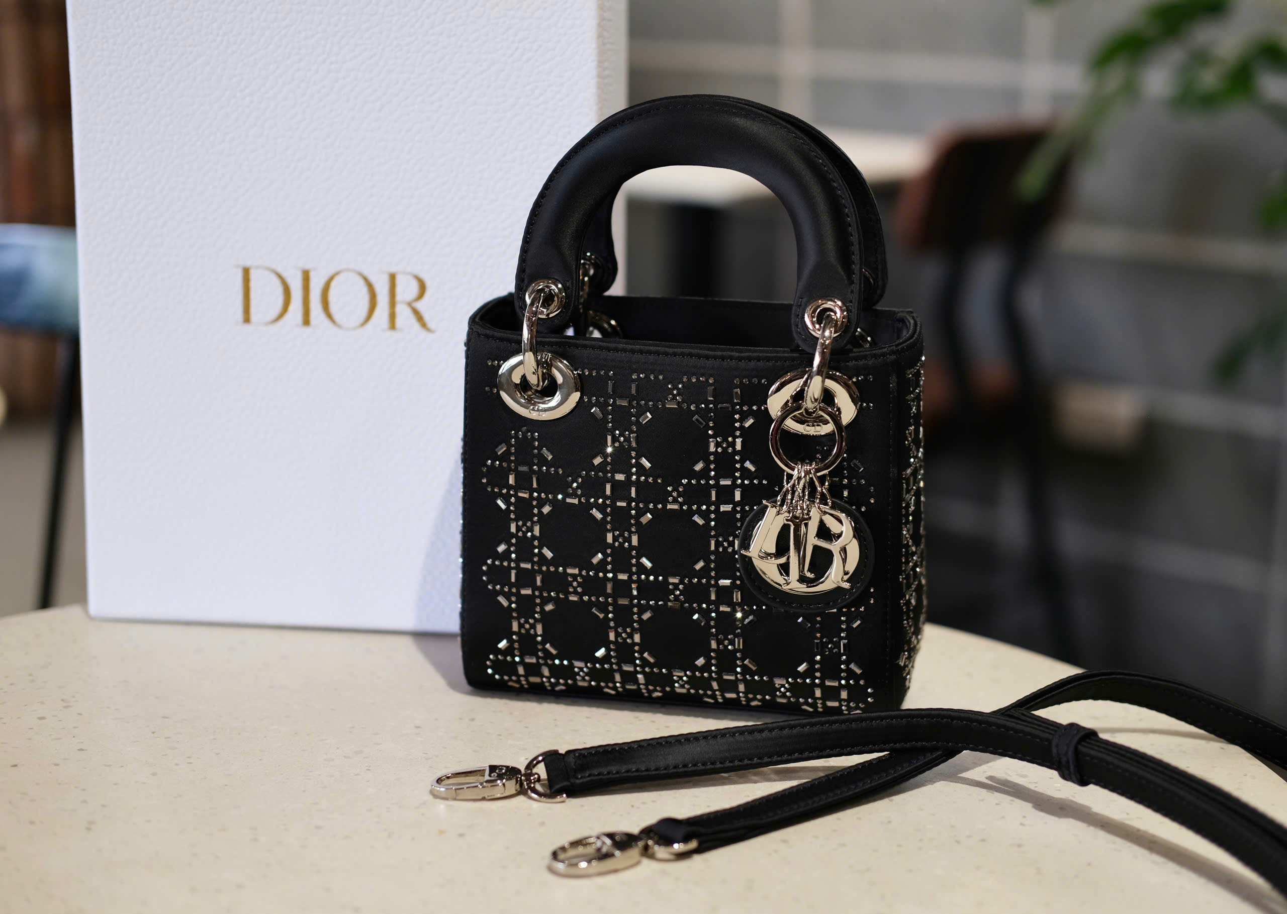 Túi nữ đeo chéo Dior CD Đen đính đá Like Auth on web fullbox bill thẻ DDT