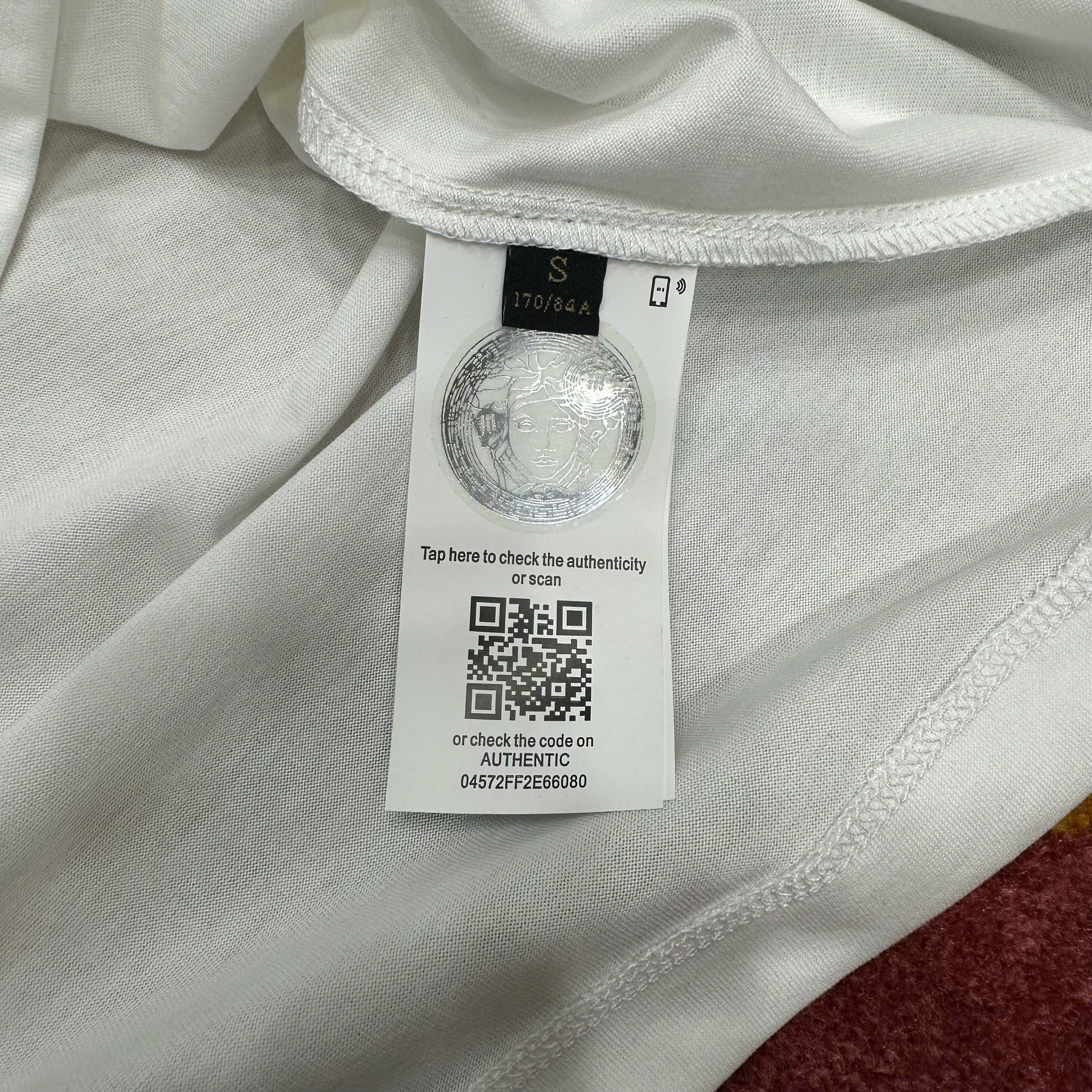 Áo phông T-shirt Versace trơn basic logo mặt quỷ Medusa thêu ngực Like Auth on web MK