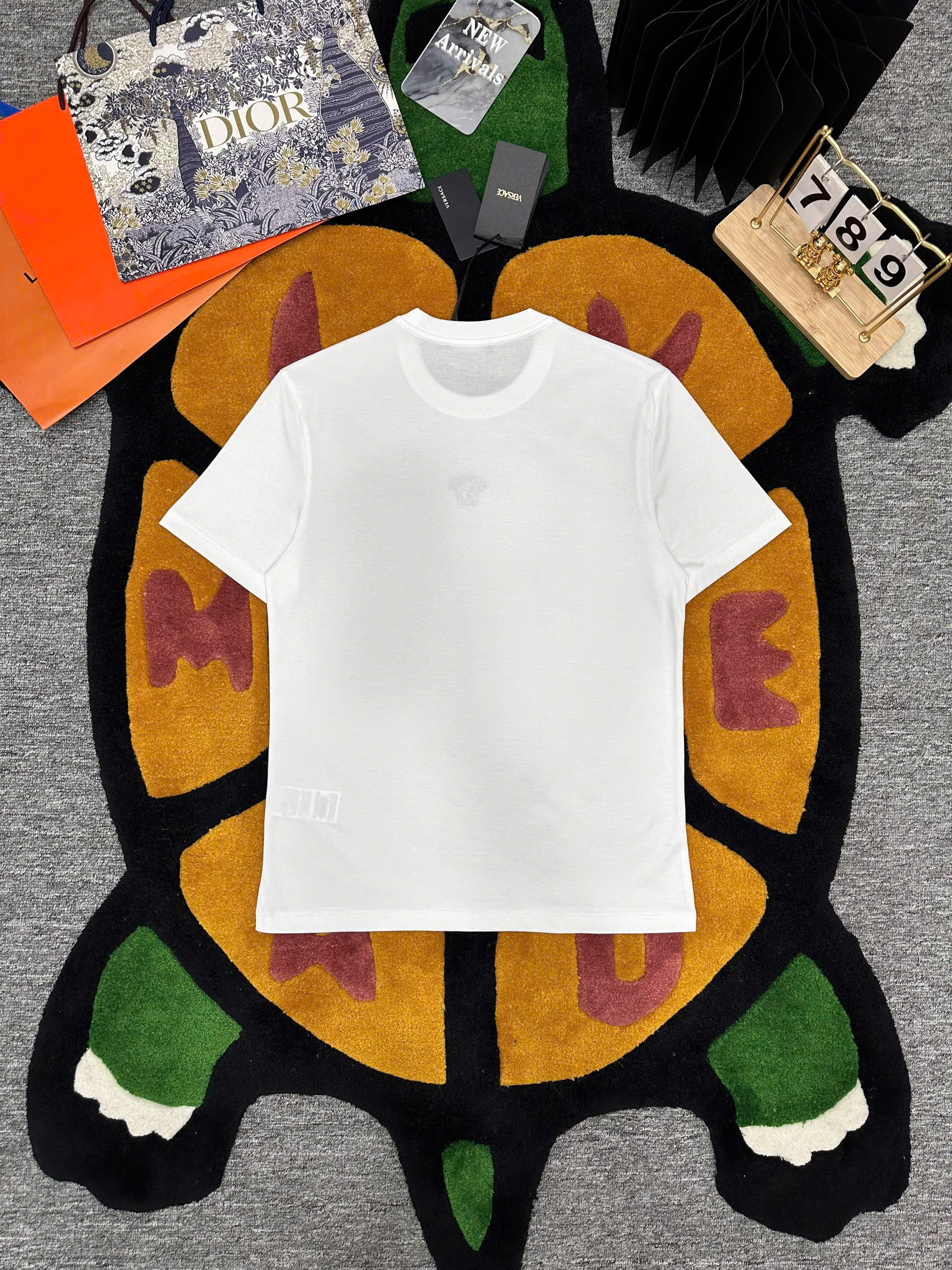 Áo phông T-shirt Versace trơn basic logo mặt quỷ Medusa thêu ngực Like Auth on web MK