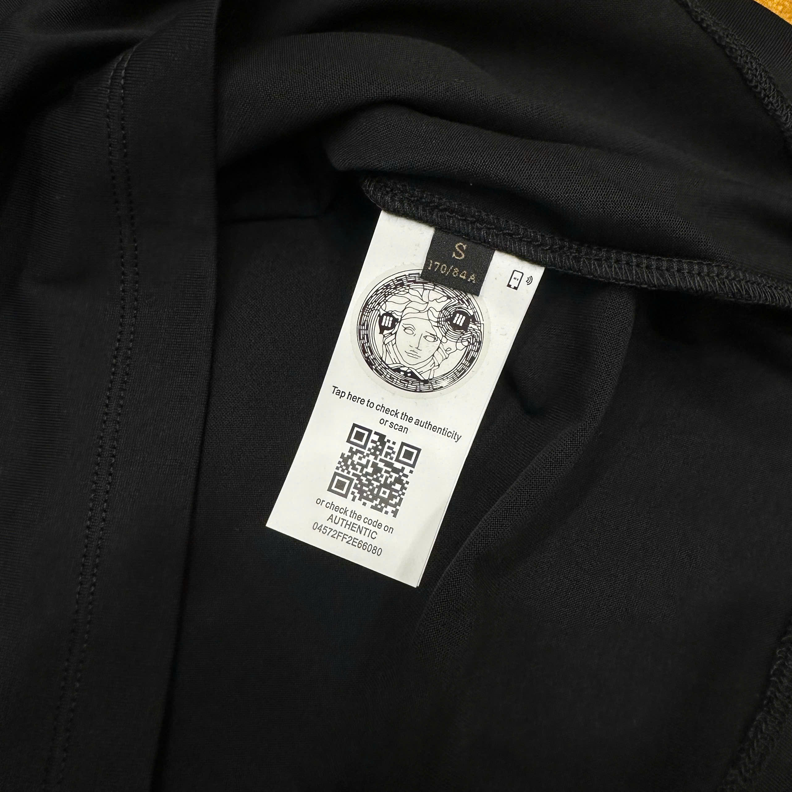 Áo phông T-shirt Versace trơn basic logo mặt quỷ Medusa thêu ngực Like Auth on web MK