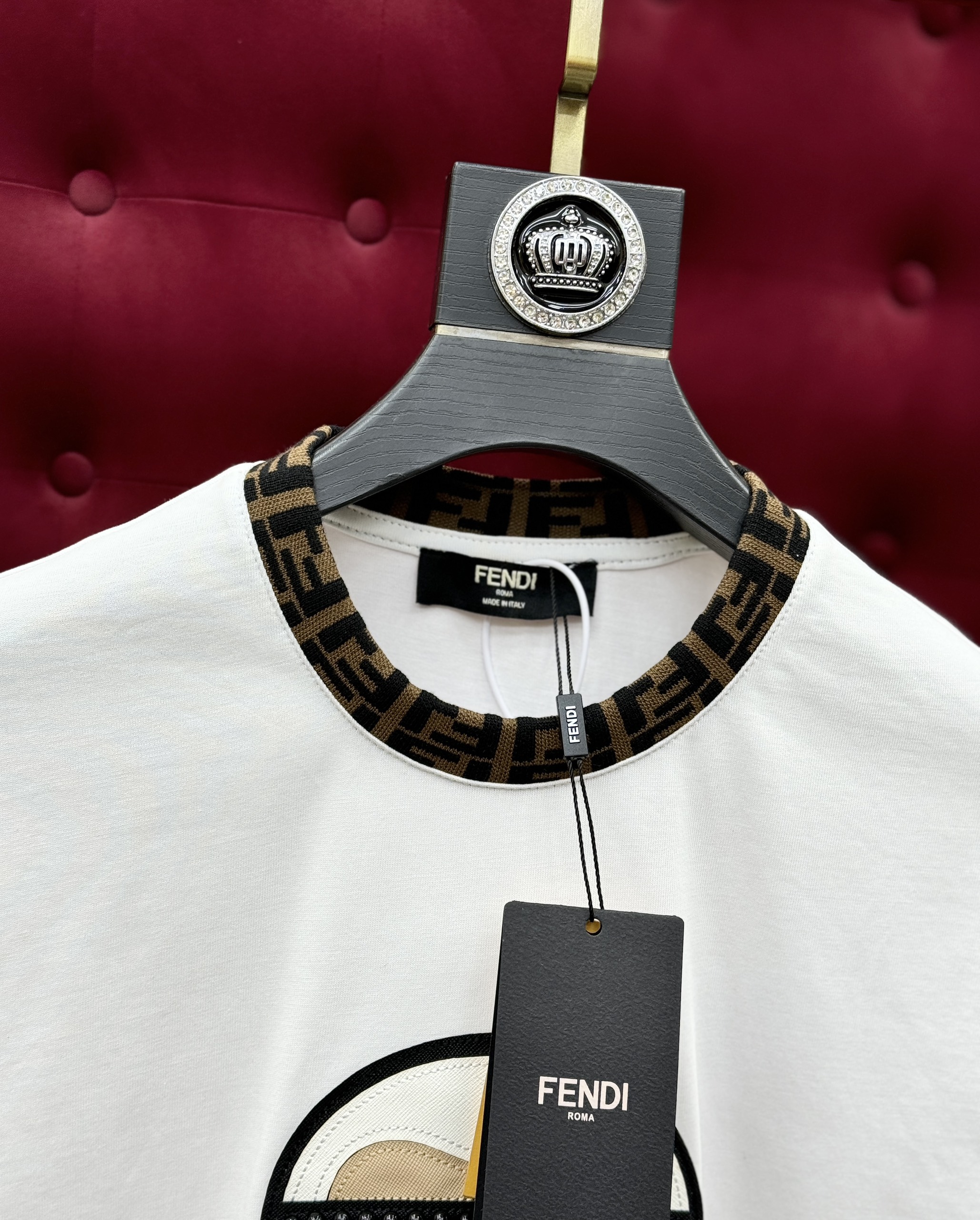 Áo phông T-shirt Fendi FF logo da thêu họa tiết cổ Like Auth on web CD