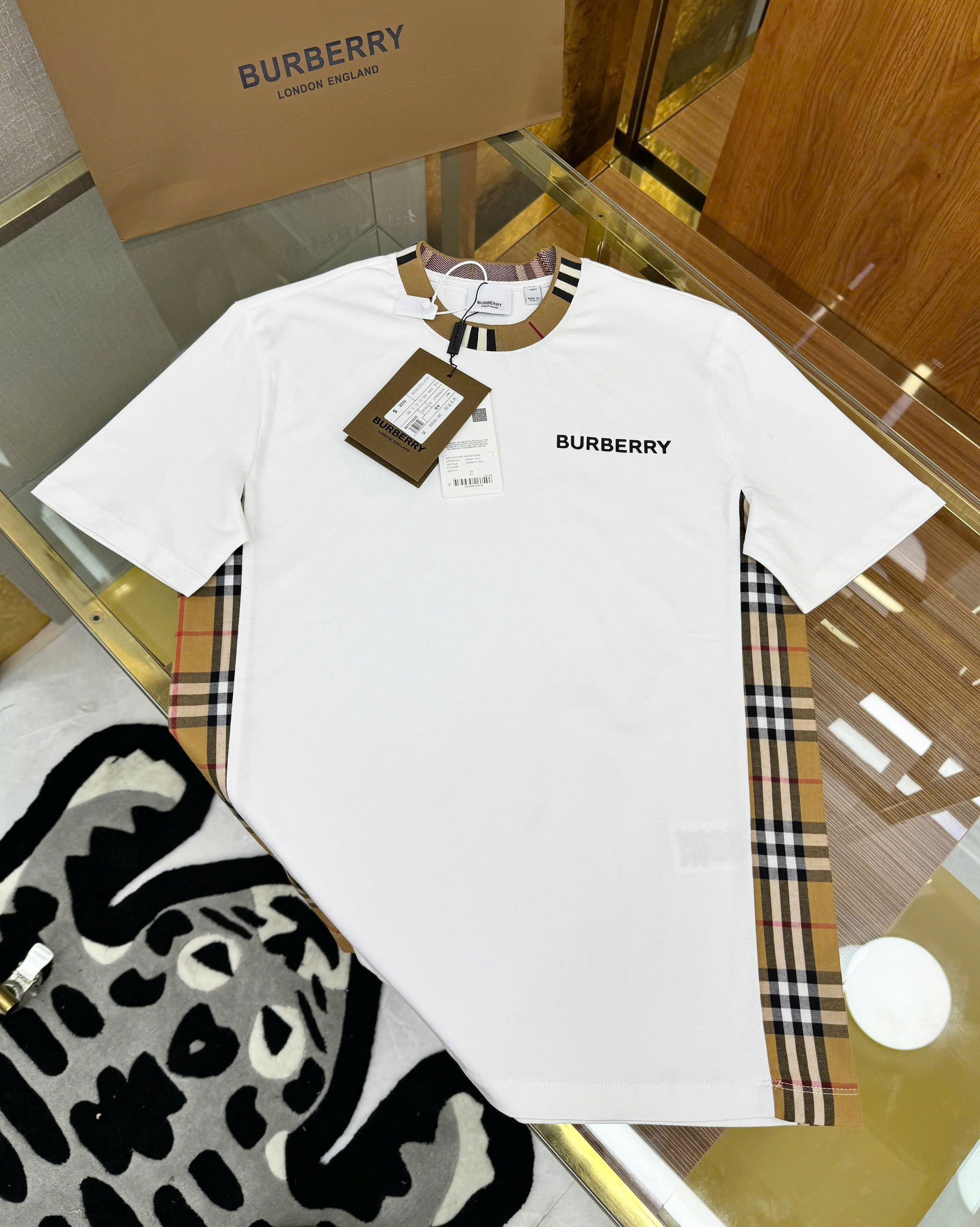 Áo phông T-shirt Burberry BBR logo chữ ngực phối kẻ sọc cổ sườn Like Auth on web CD