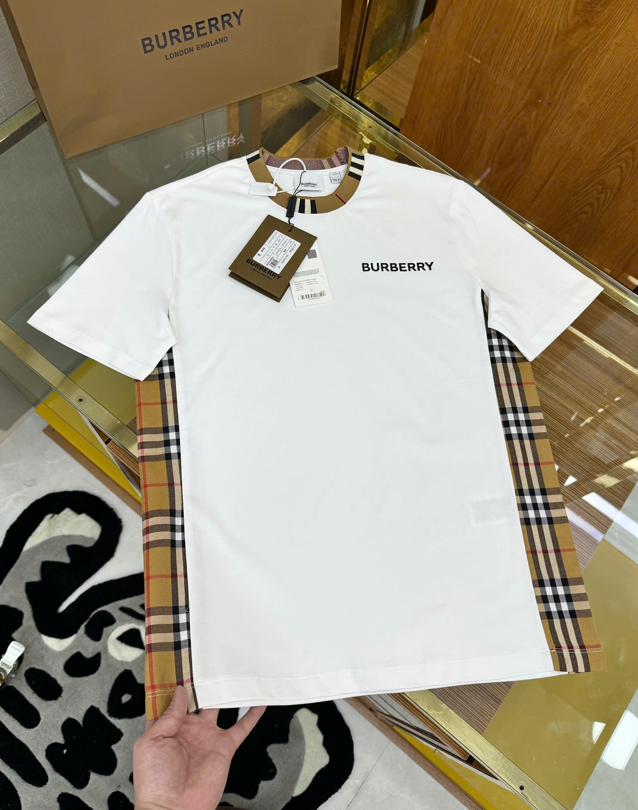 Áo phông T-shirt Burberry BBR logo chữ ngực phối kẻ sọc cổ sườn Like Auth on web CD