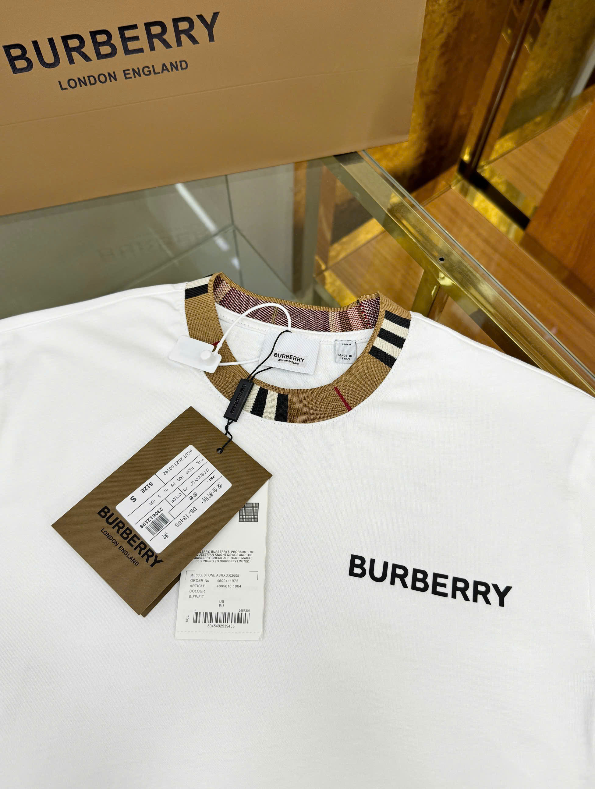 Áo phông T-shirt Burberry BBR logo chữ ngực phối kẻ sọc cổ sườn Like Auth on web CD