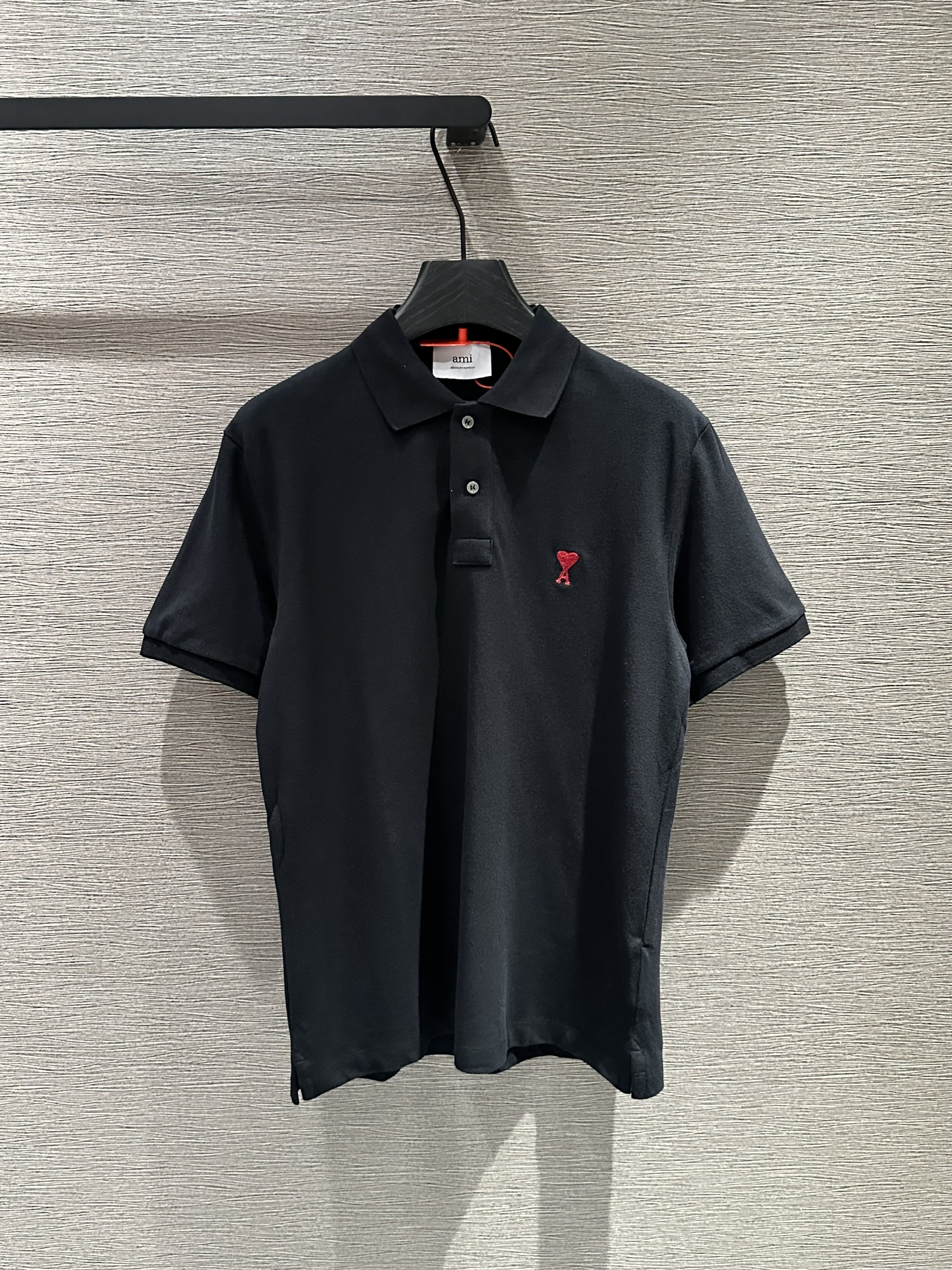 Áo polo Amiri Đen logo A trái tim Đỏ thêu ngực Like Auth 1-1 on web VTN