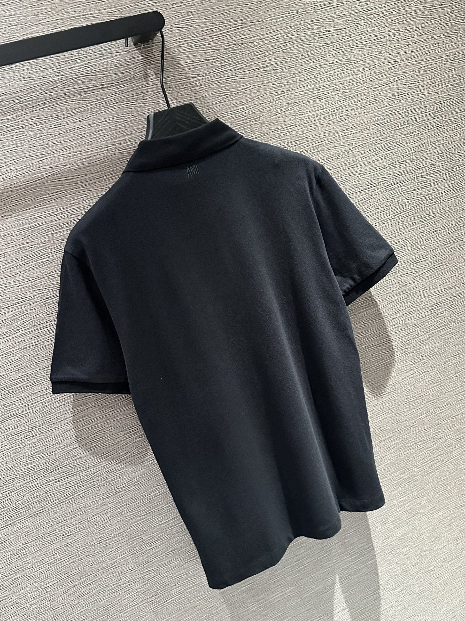 Áo polo Amiri Đen logo A trái tim Đỏ thêu ngực Like Auth 1-1 on web VTN