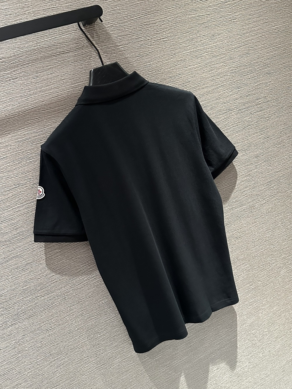 Áo polo Moncler M logo lông xù  thêu ngực Like Auth 1-1 on web VTN