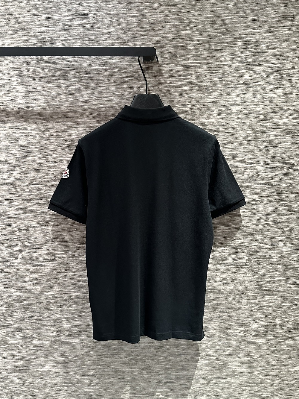 Áo polo Moncler M logo lông xù  thêu ngực Like Auth 1-1 on web VTN