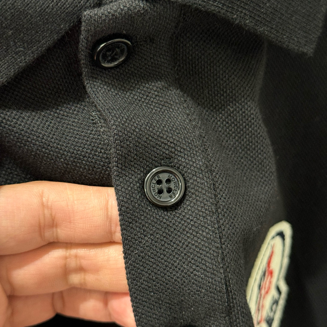 Áo polo Moncler M logo to thêu ngực Like Auth 1-1 on web VTN