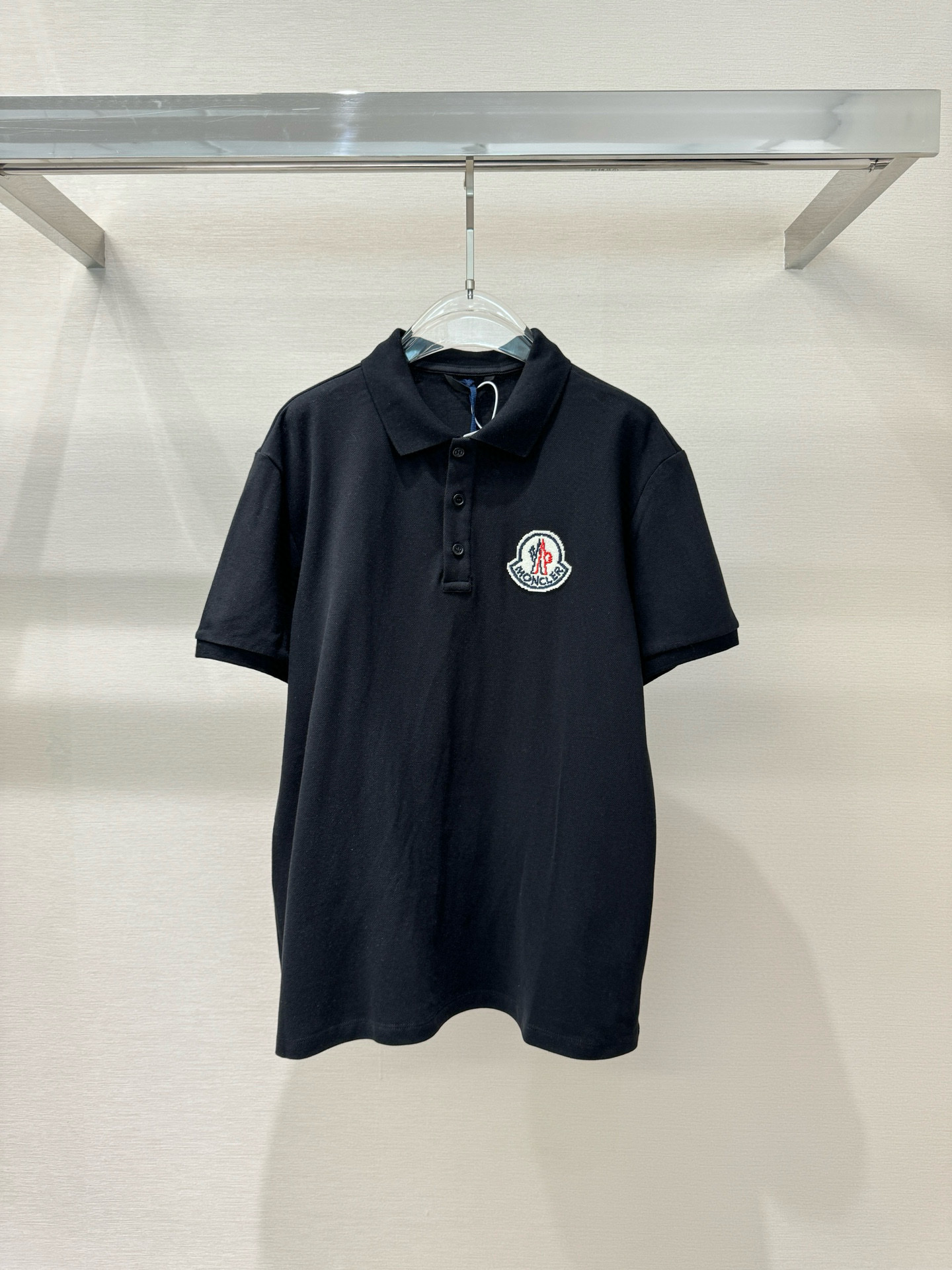 Áo polo Moncler M logo to thêu ngực Like Auth 1-1 on web VTN