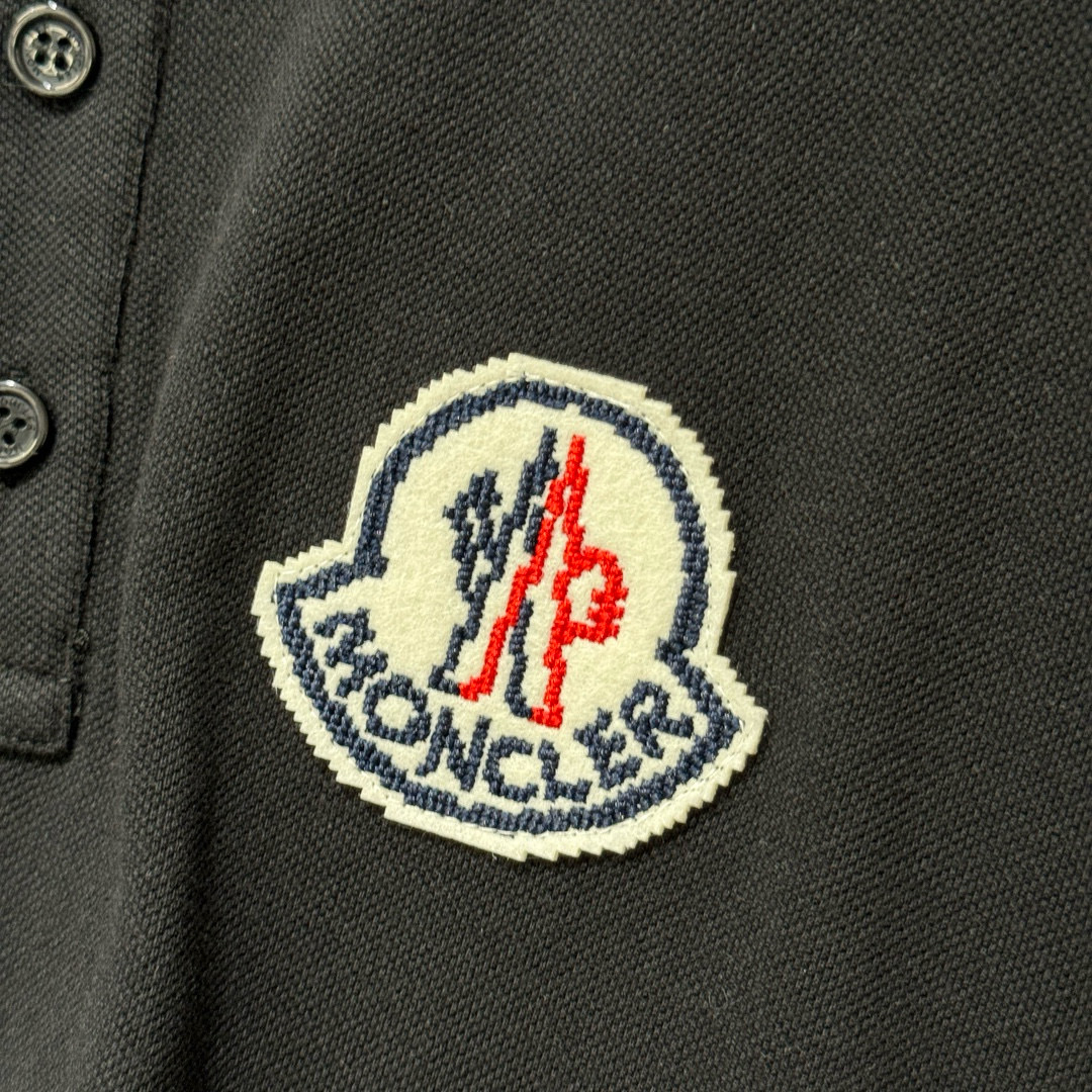 Áo polo Moncler M logo to thêu ngực Like Auth 1-1 on web VTN