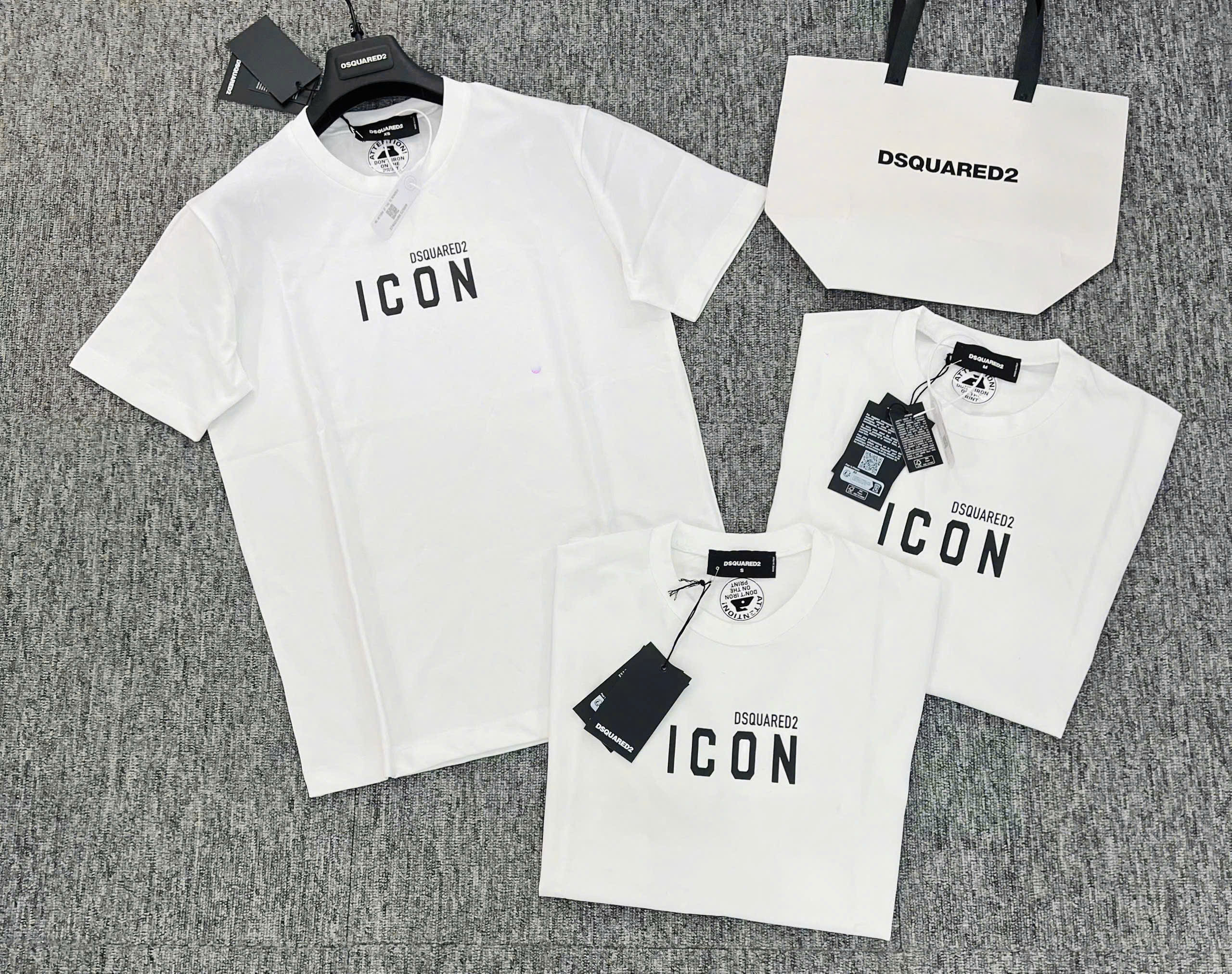 Áo phông T-shirt Dsquared2 DSQ2 Icon logo chữ thêu ngực basic Like Auth on web MK