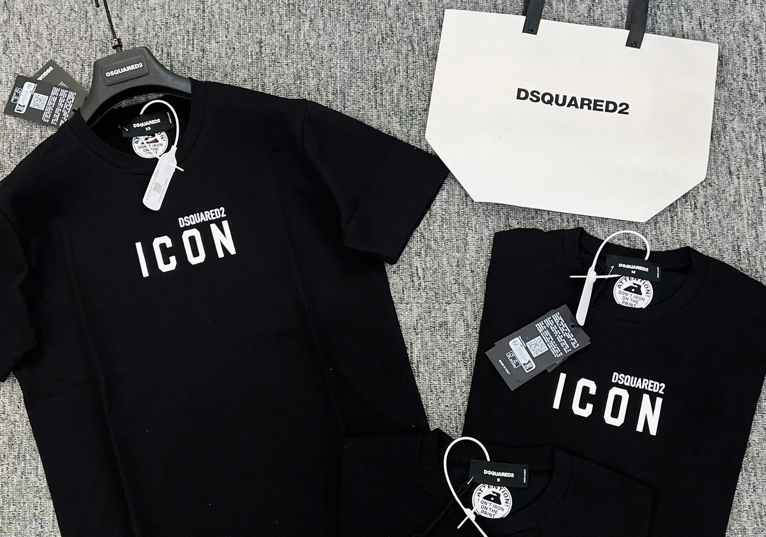 Áo phông T-shirt Dsquared2 DSQ2 Icon logo chữ thêu ngực basic Like Auth on web MK