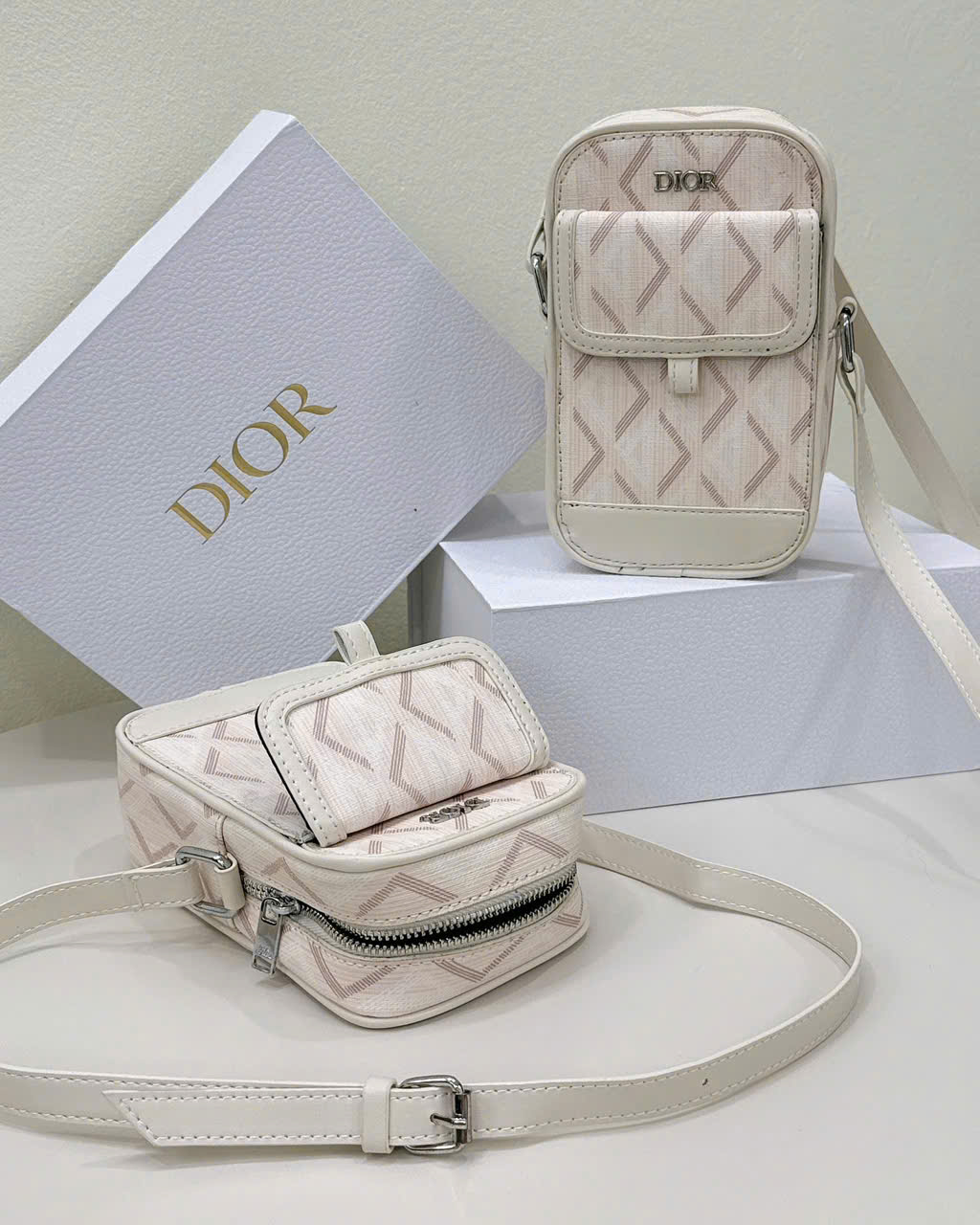 Túi mini đeo chéo Dior CD Be họa tiết hình thoi kim cương Like Auth on web fullbox bill thẻ MVT