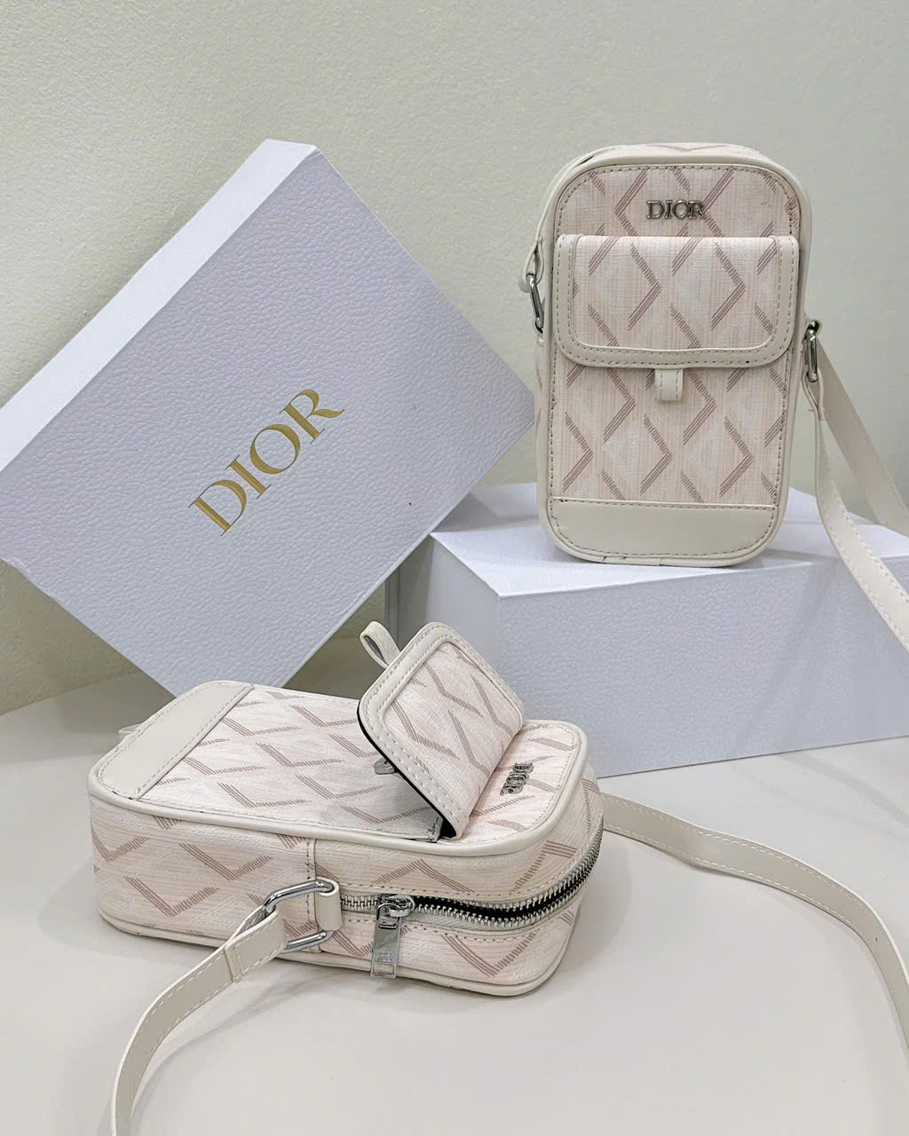 Túi mini đeo chéo Dior CD Be họa tiết hình thoi kim cương Like Auth on web fullbox bill thẻ MVT