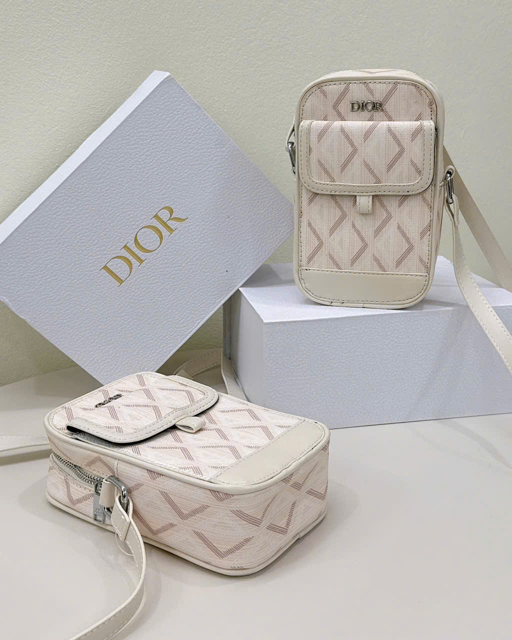 Túi mini đeo chéo Dior CD Be họa tiết hình thoi kim cương Like Auth on web fullbox bill thẻ MVT