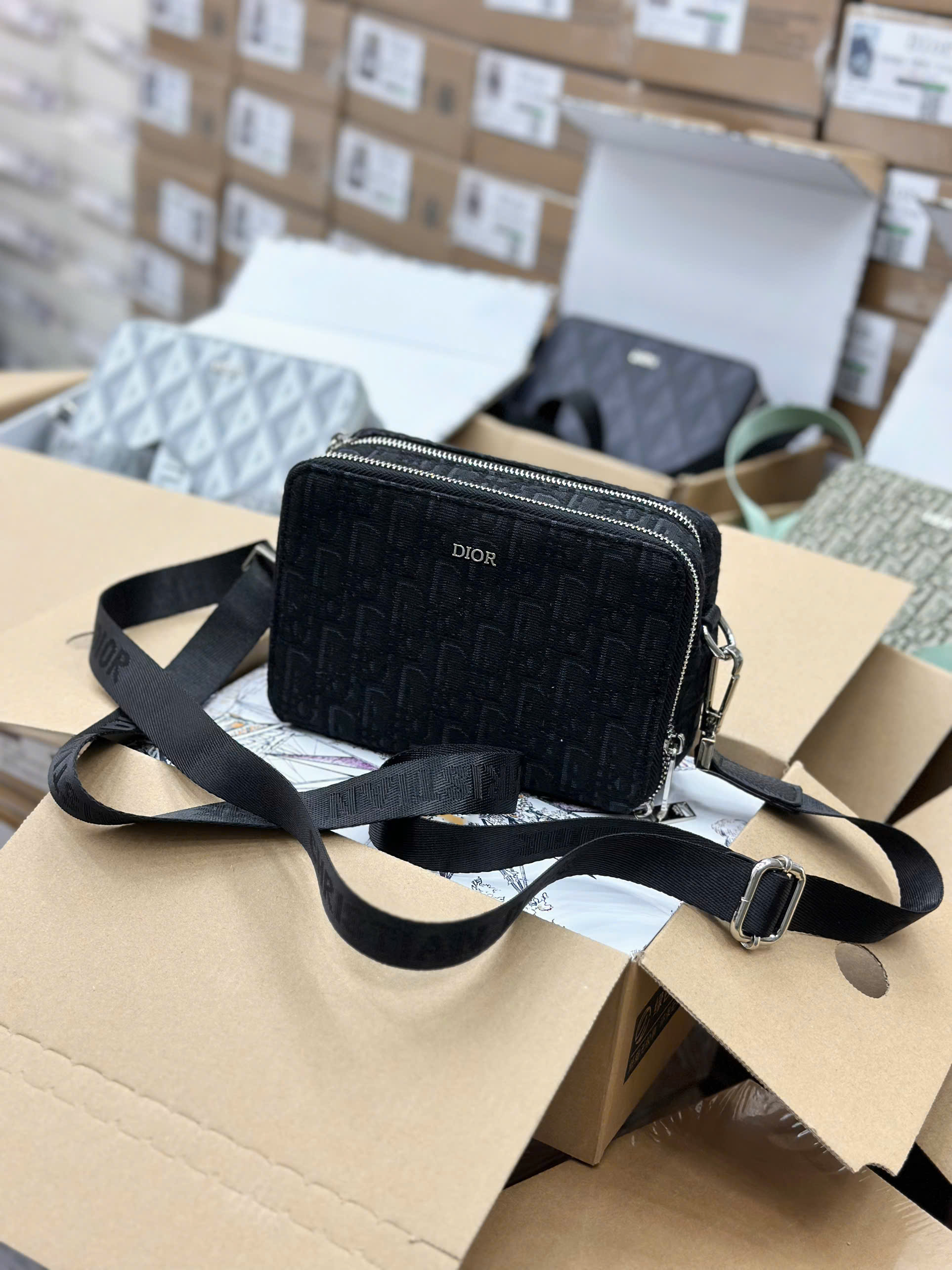 Túi vuông đeo chéo Dior CD họa tiết hình thoi kim cương Like Auth on web fullbox bill thẻ MVT