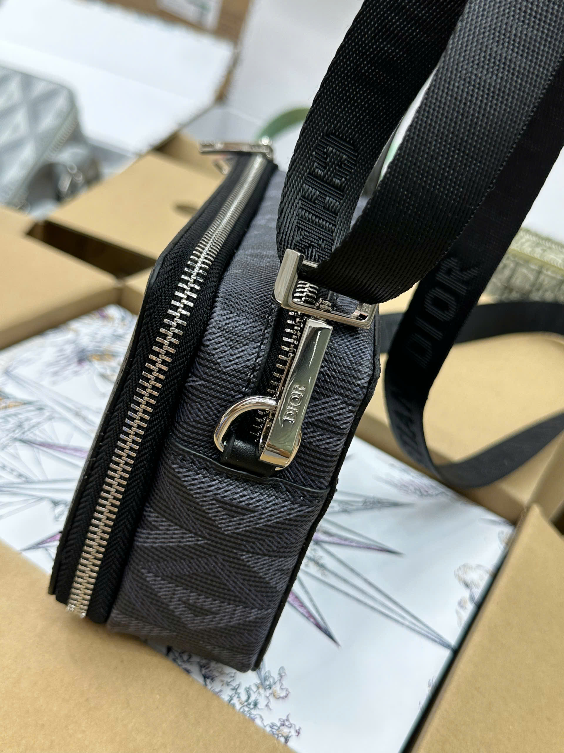 Túi vuông đeo chéo Dior CD họa tiết hình thoi kim cương Like Auth on web fullbox bill thẻ MVT