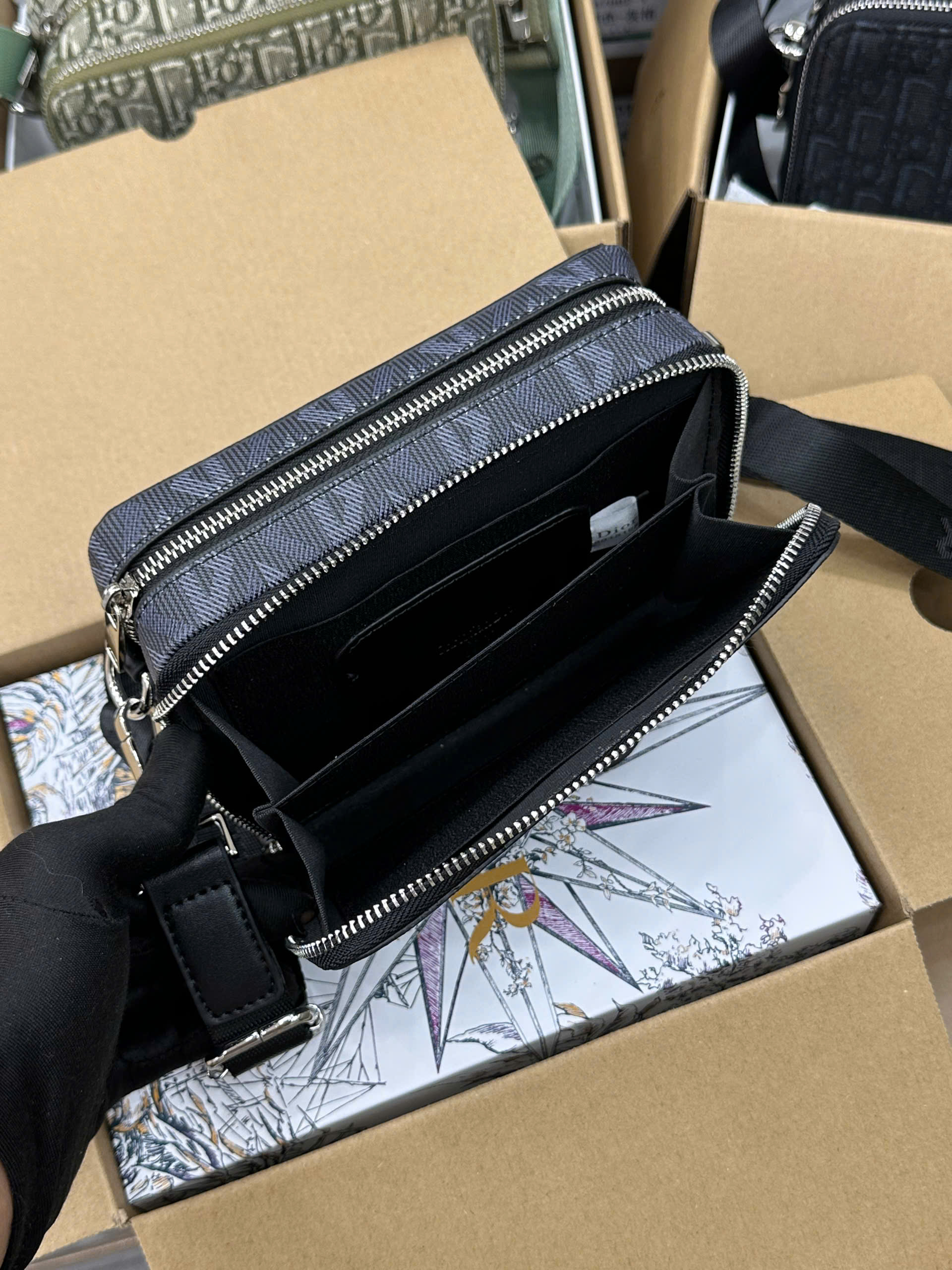 Túi vuông đeo chéo Dior CD họa tiết hình thoi kim cương Like Auth on web fullbox bill thẻ MVT