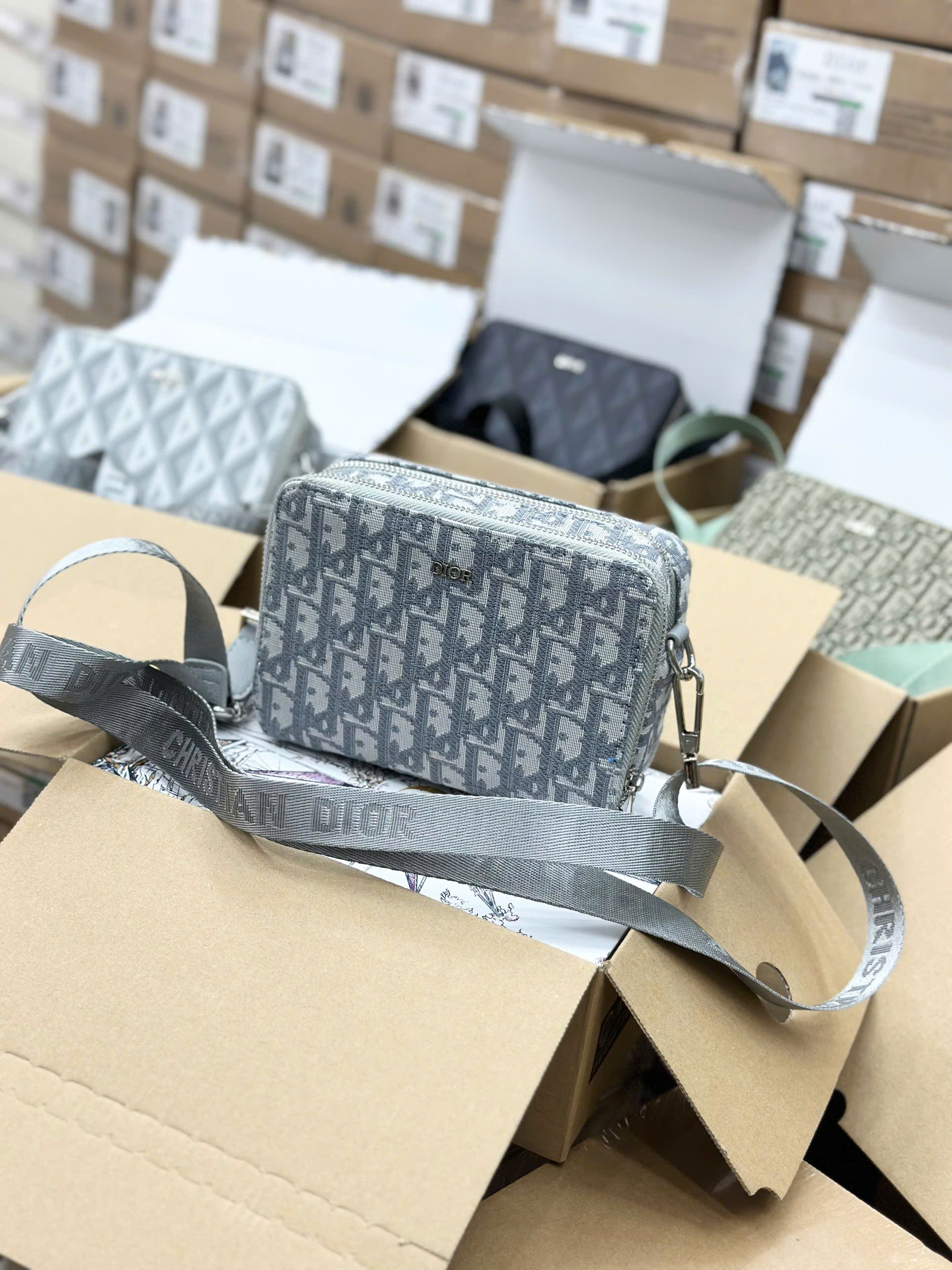 Túi vuông đeo chéo Dior CD họa tiết hình thoi kim cương Like Auth on web fullbox bill thẻ MVT