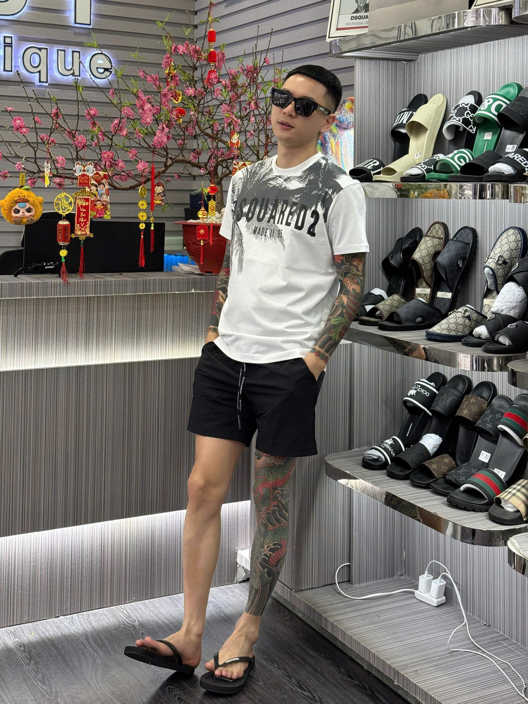 Áo phông T-shirt Dsquared2 DSQ2 họa tiết cây dừa logo chữ ngực Like Auth on web MK