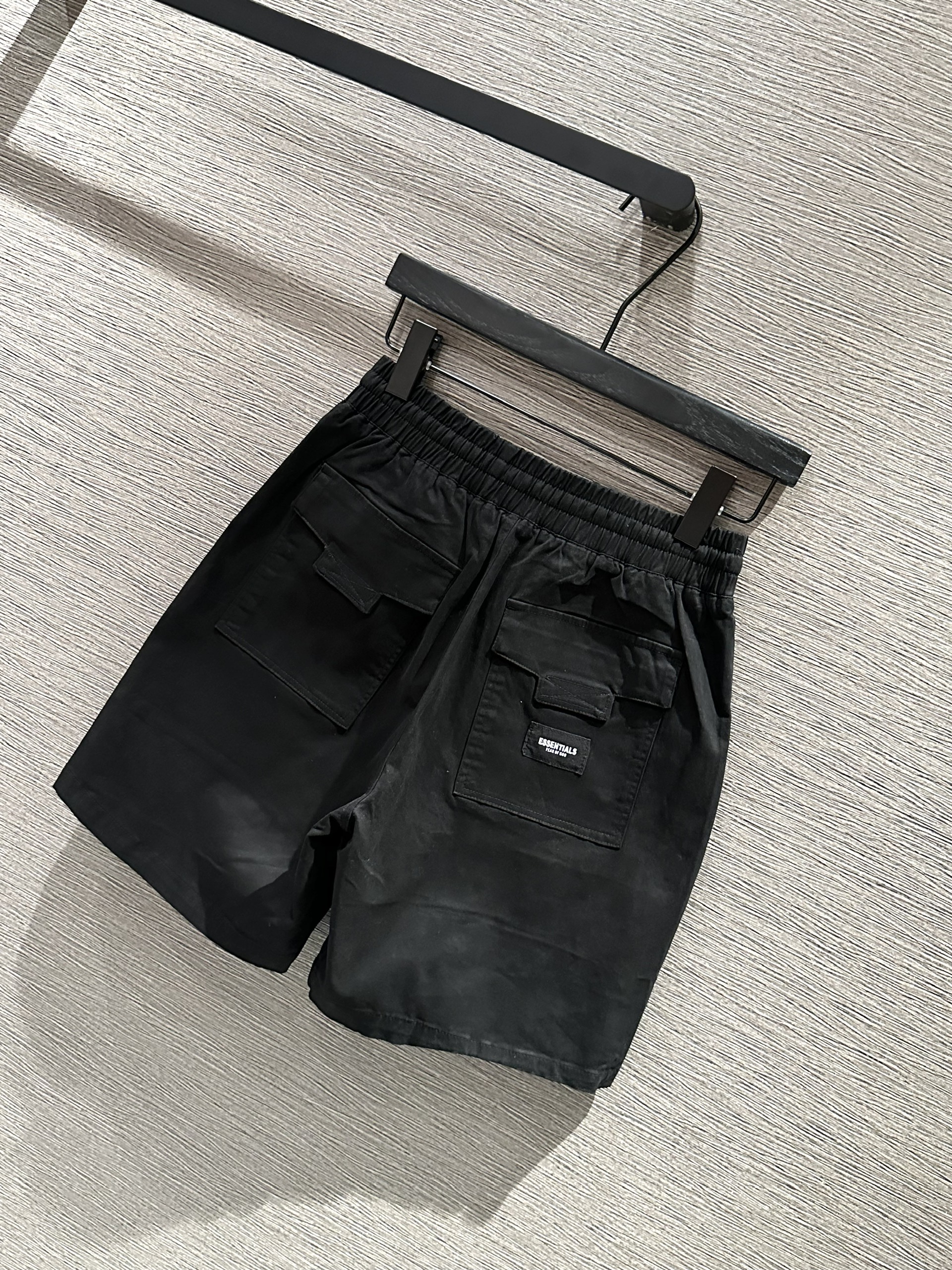 Quần short Essentials Đen túi khóa zip Like Auth 1-1 on web VTN