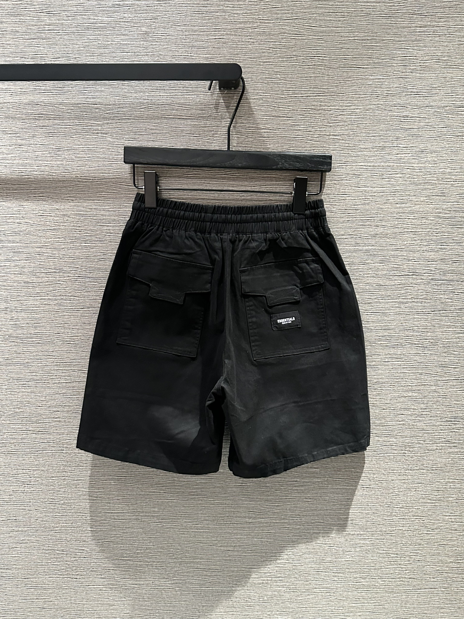 Quần short Essentials Đen túi khóa zip Like Auth 1-1 on web VTN