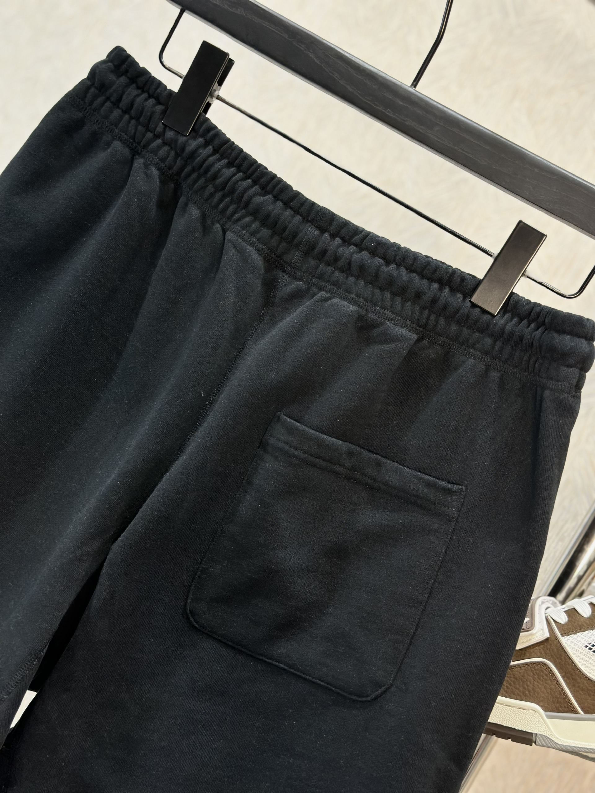 Quần short nỉ Saint Laurent logo chữ Đỏ Like Auth 1-1 on web VTN
