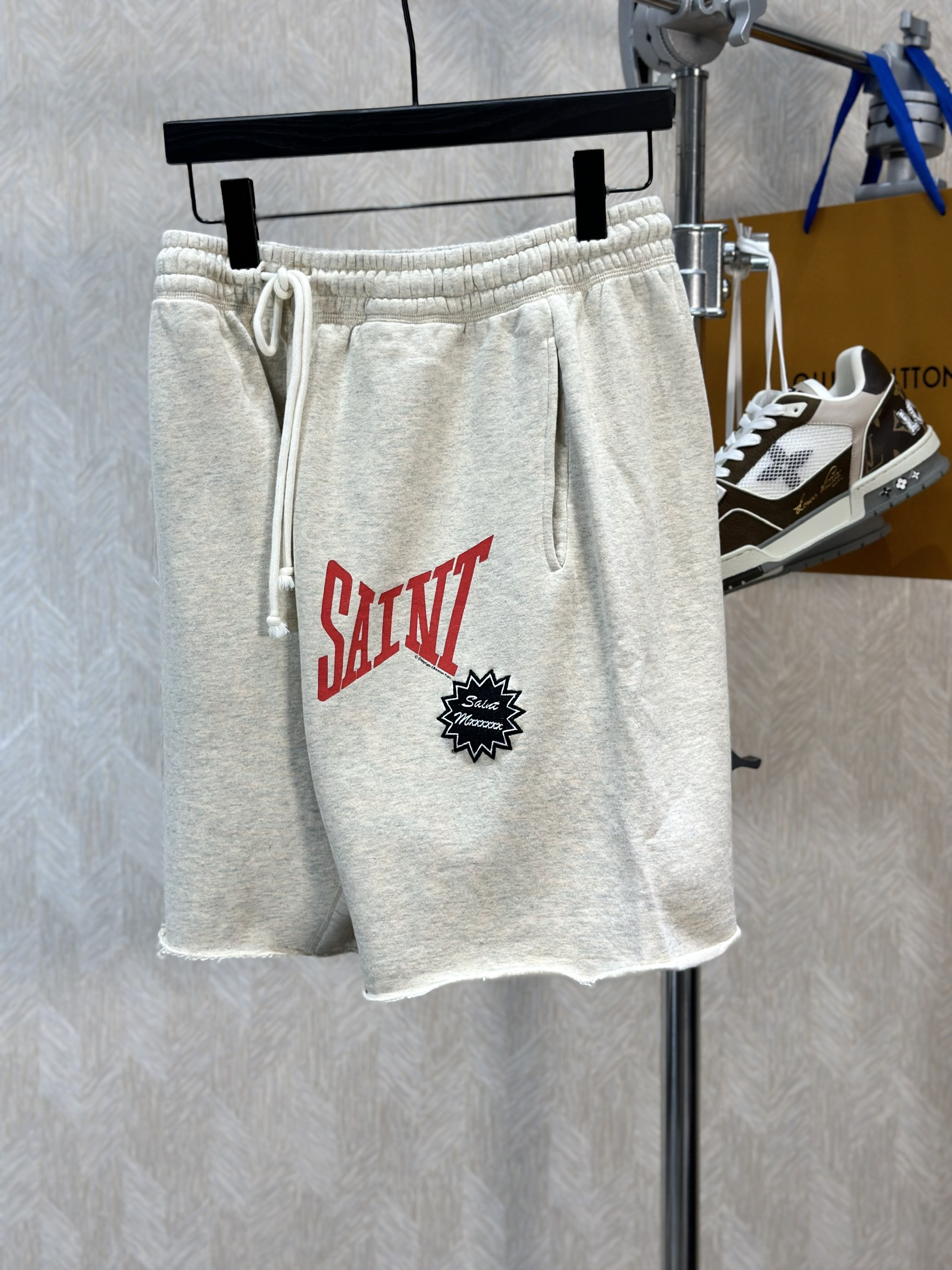 Quần short nỉ Saint Laurent logo chữ Đỏ Like Auth 1-1 on web VTN