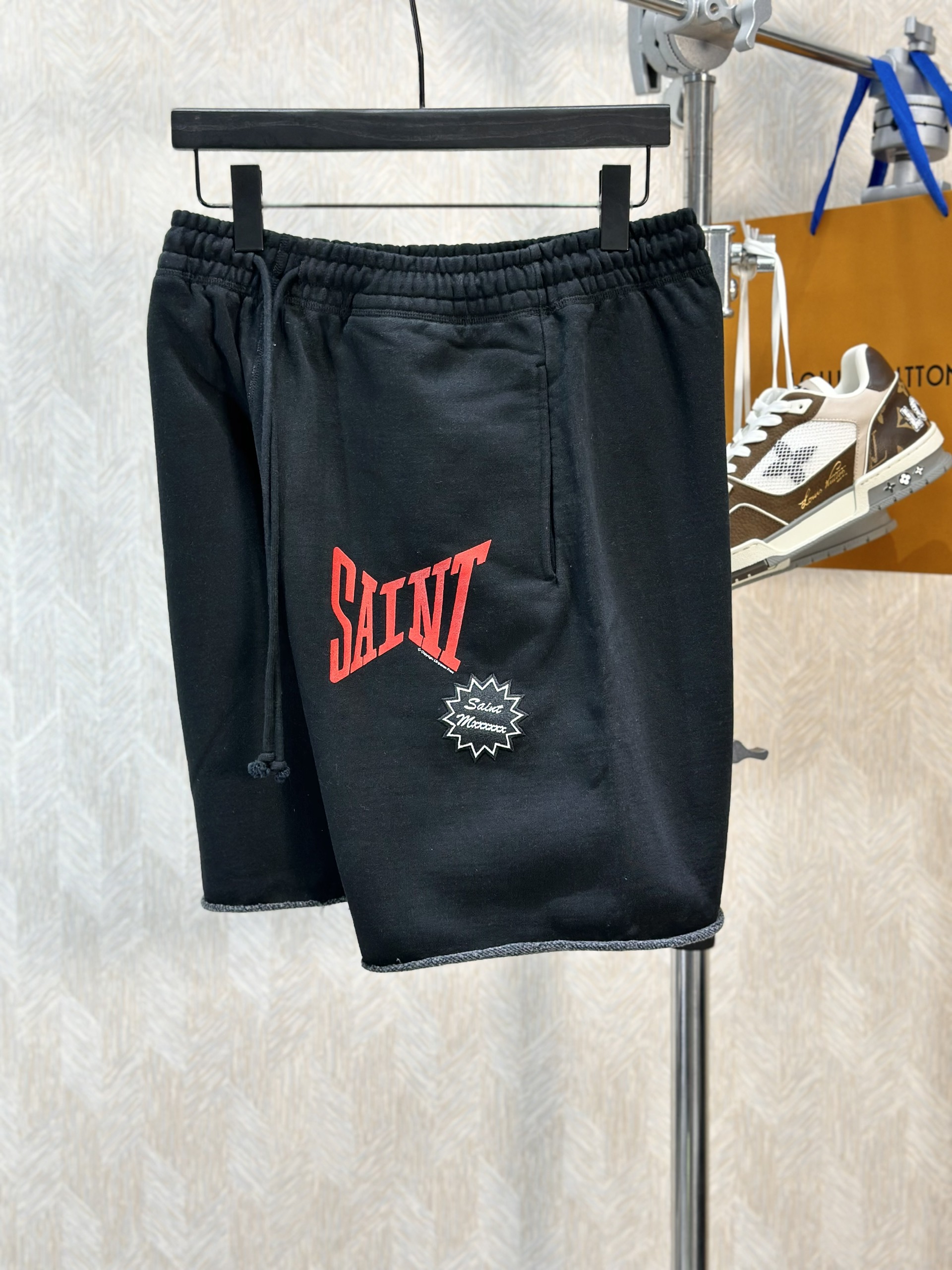 Quần short nỉ Saint Laurent logo chữ Đỏ Like Auth 1-1 on web VTN