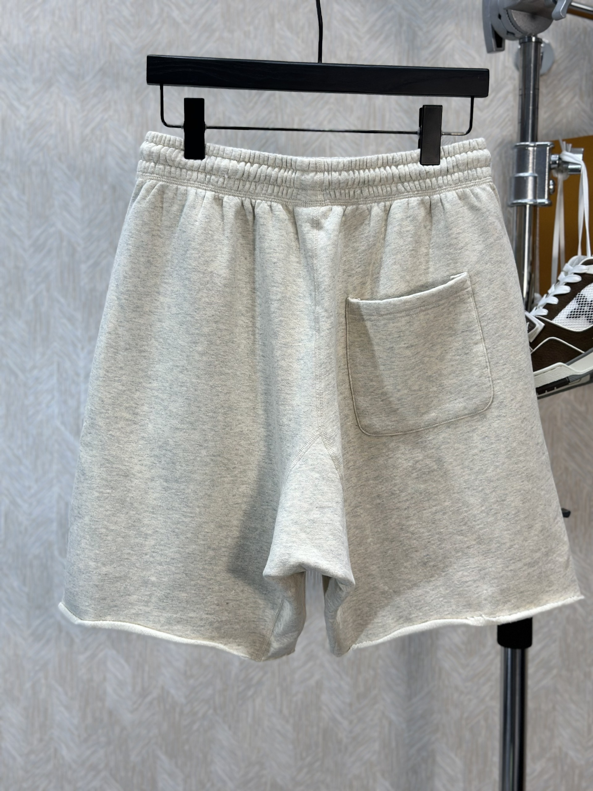 Quần short nỉ Saint Laurent logo chữ Đỏ Like Auth 1-1 on web VTN