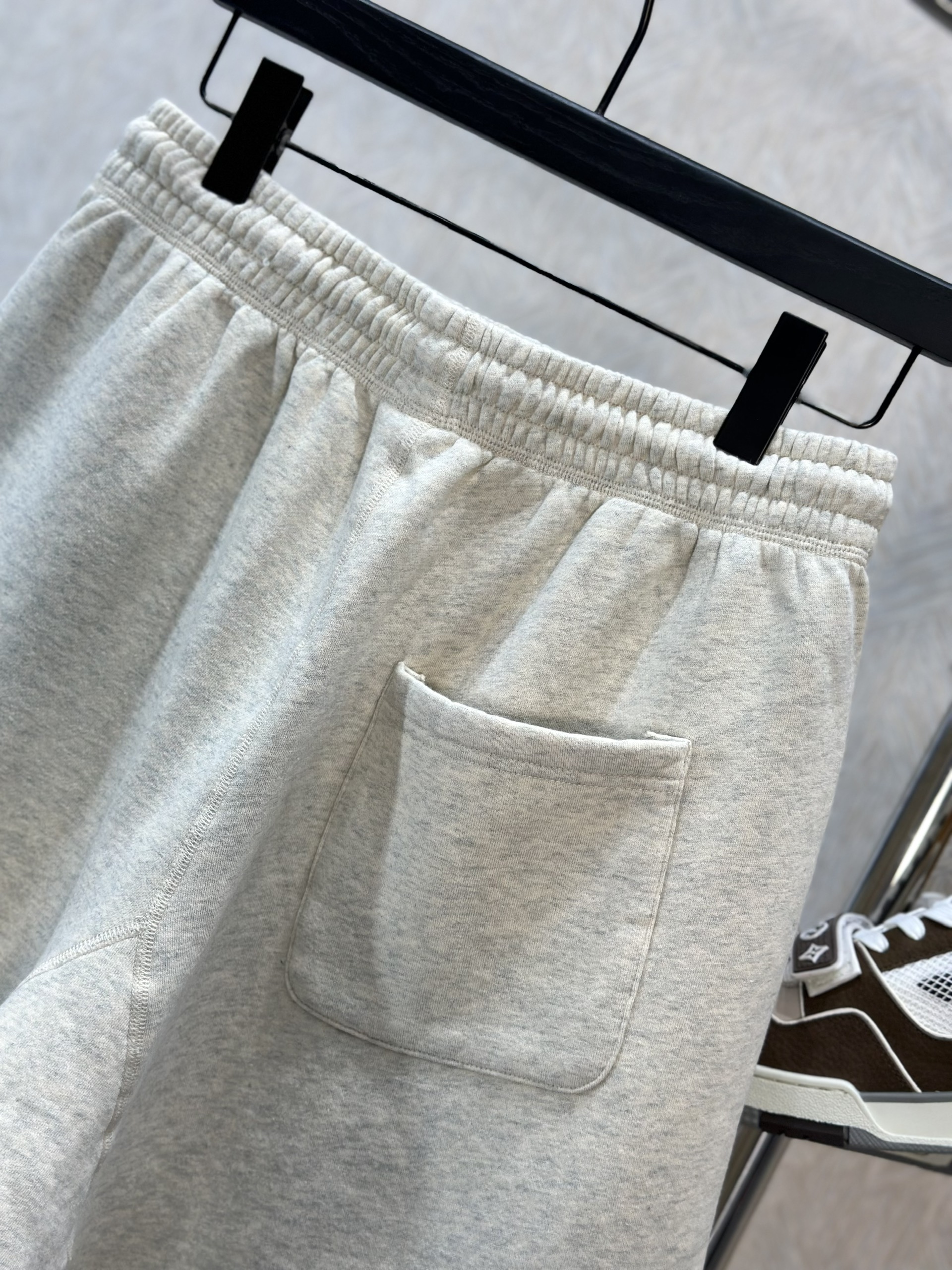 Quần short nỉ Saint Laurent logo chữ Đỏ Like Auth 1-1 on web VTN
