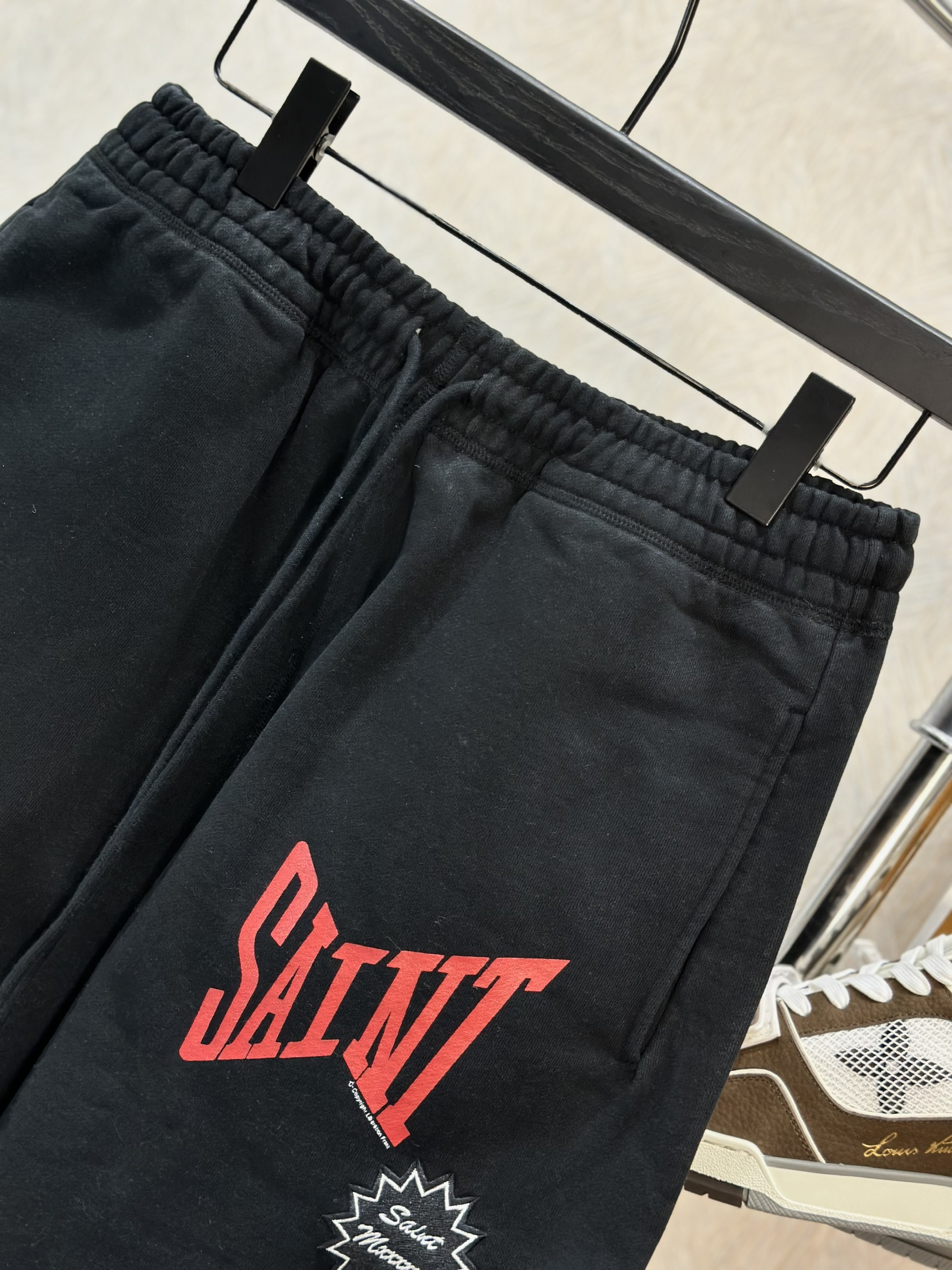 Quần short nỉ Saint Laurent logo chữ Đỏ Like Auth 1-1 on web VTN