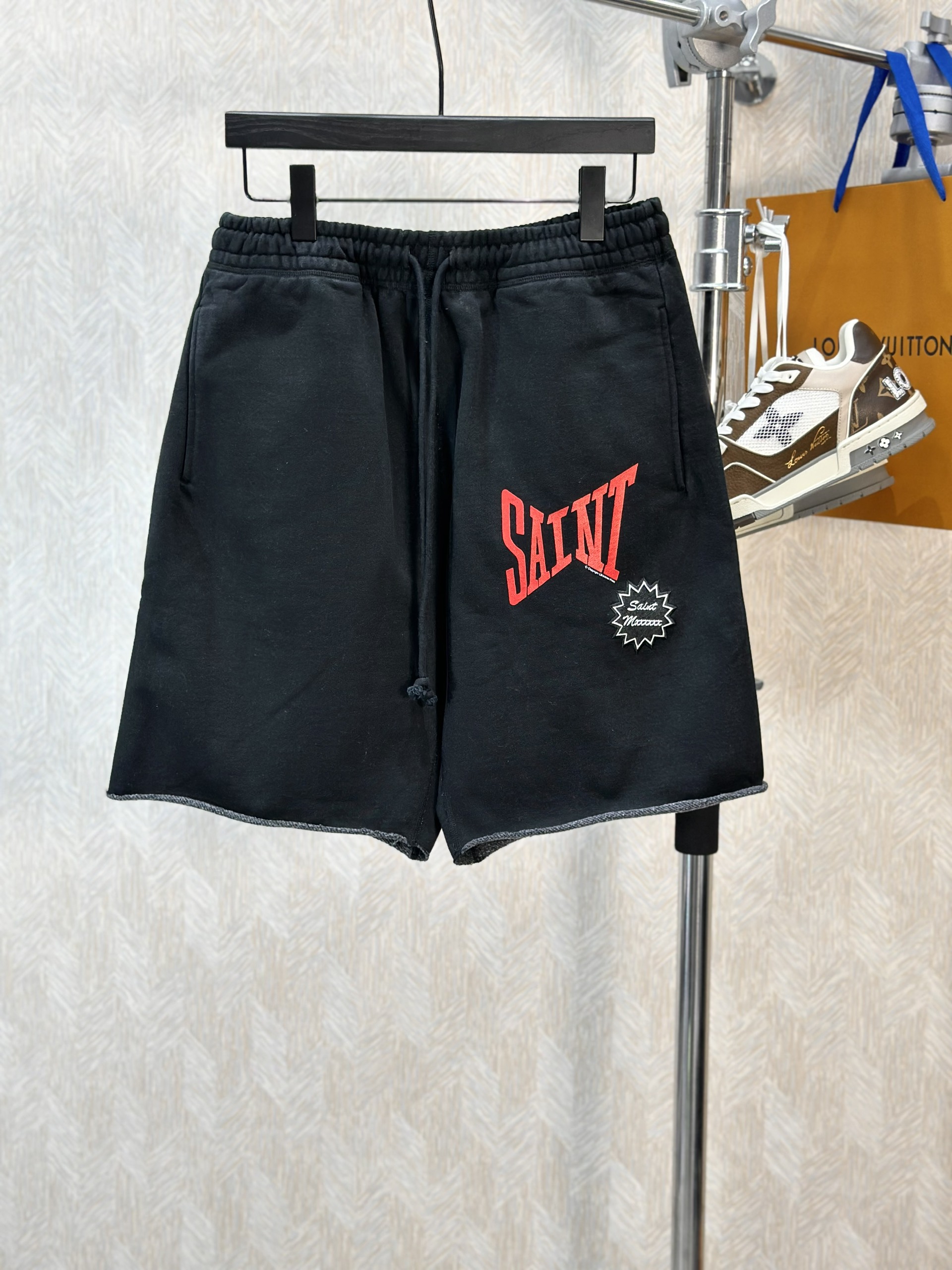Quần short nỉ Saint Laurent logo chữ Đỏ Like Auth 1-1 on web VTN