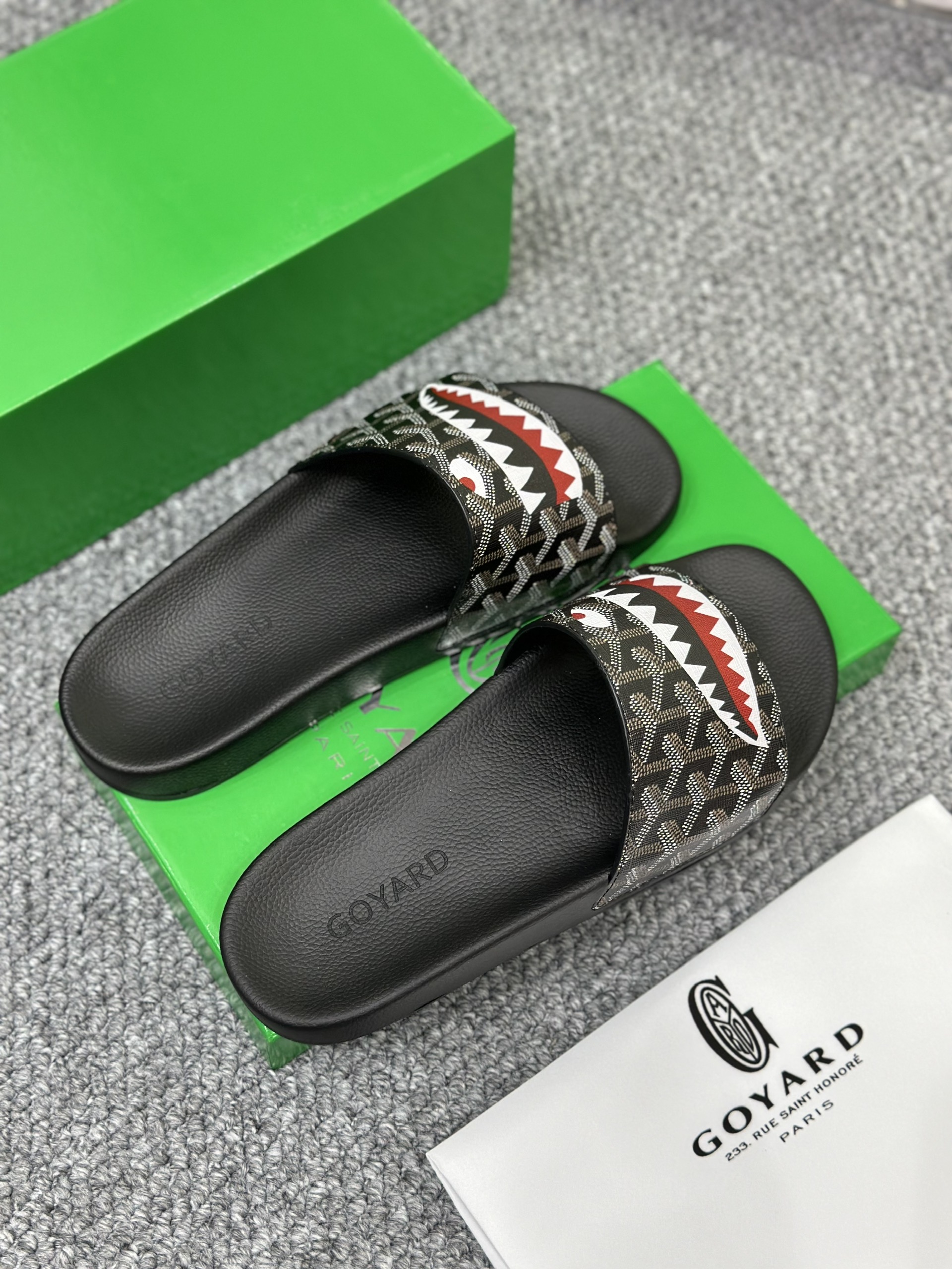 Dép lê quai ngang Goyard Đen họa tiết răng cá mập Like Auth on web fullbox bill thẻ VTN