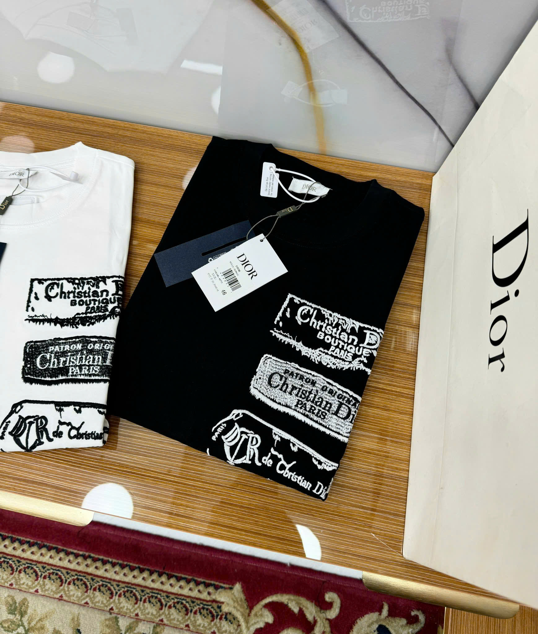Áo phông T-shirt Dior CD họa tiết tag thêu ngực Like Auth on web CD