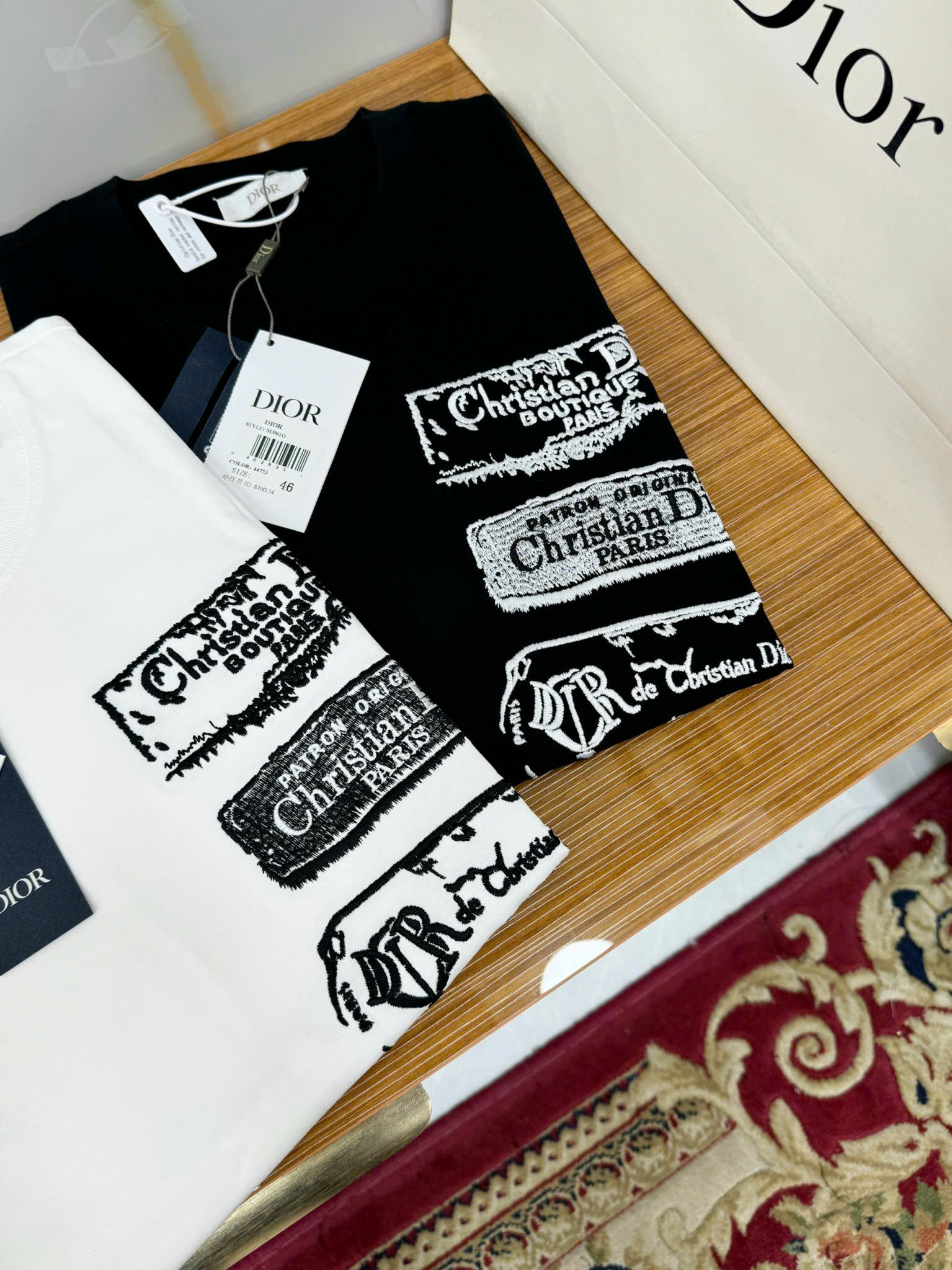 Áo phông T-shirt Dior CD họa tiết tag thêu ngực Like Auth on web CD