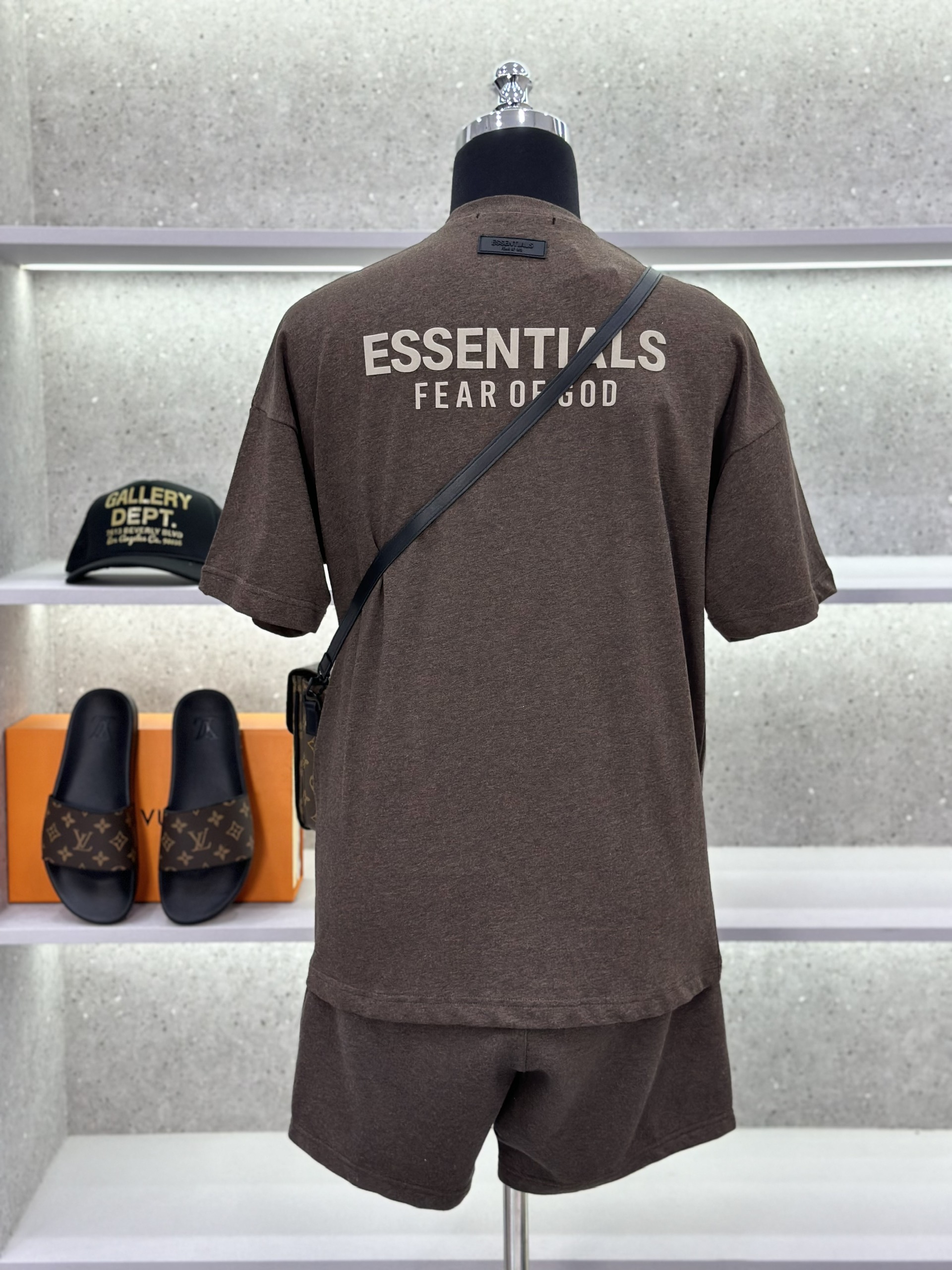 Bộ, Set hè Essentials Nâu logo chữ nổi Like Auth on web VTN