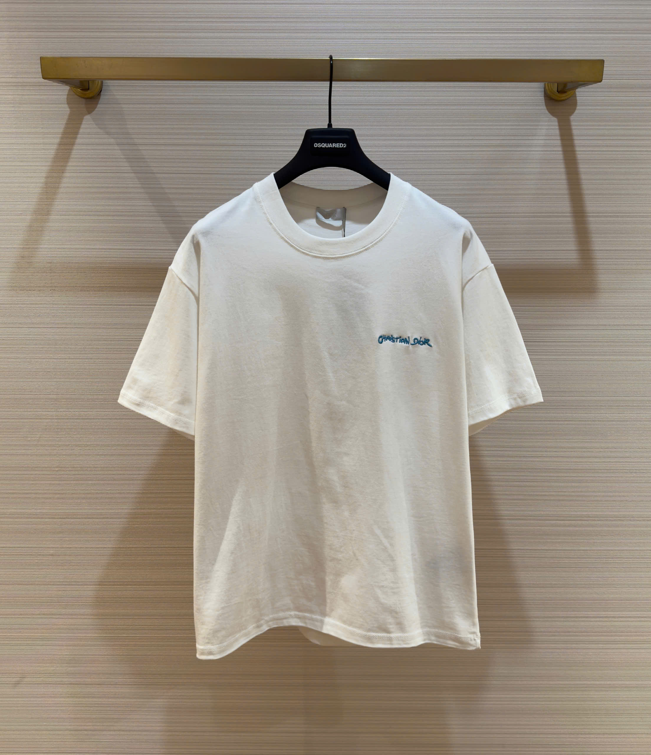 Áo phông T-shirt Dior CD Trắng logo chữ Xanh thêu ngực Like Auth on web DDT