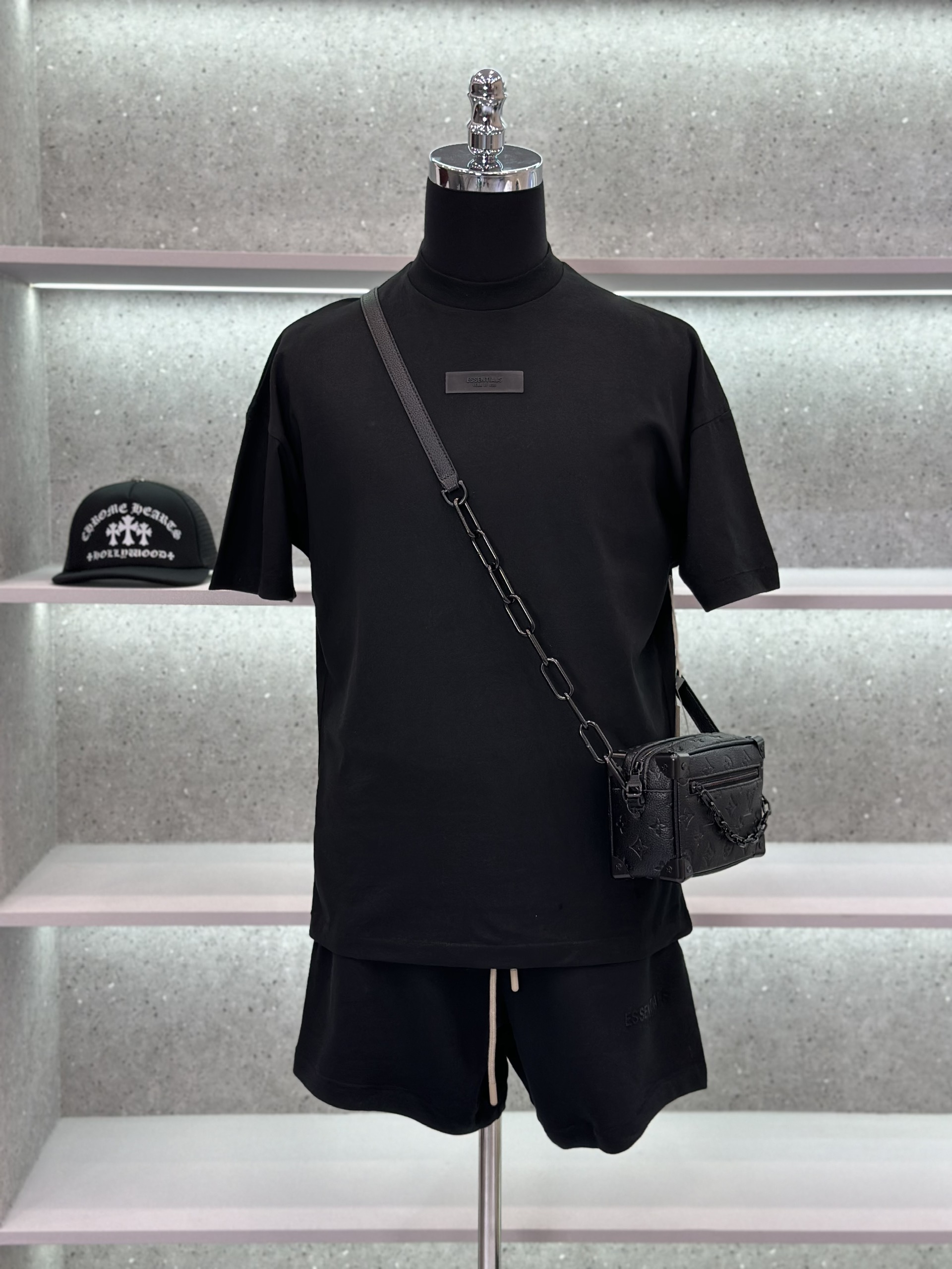 Bộ, Set hè Essentials Đen tag da logo chữ nổi Like Auth on web VTN