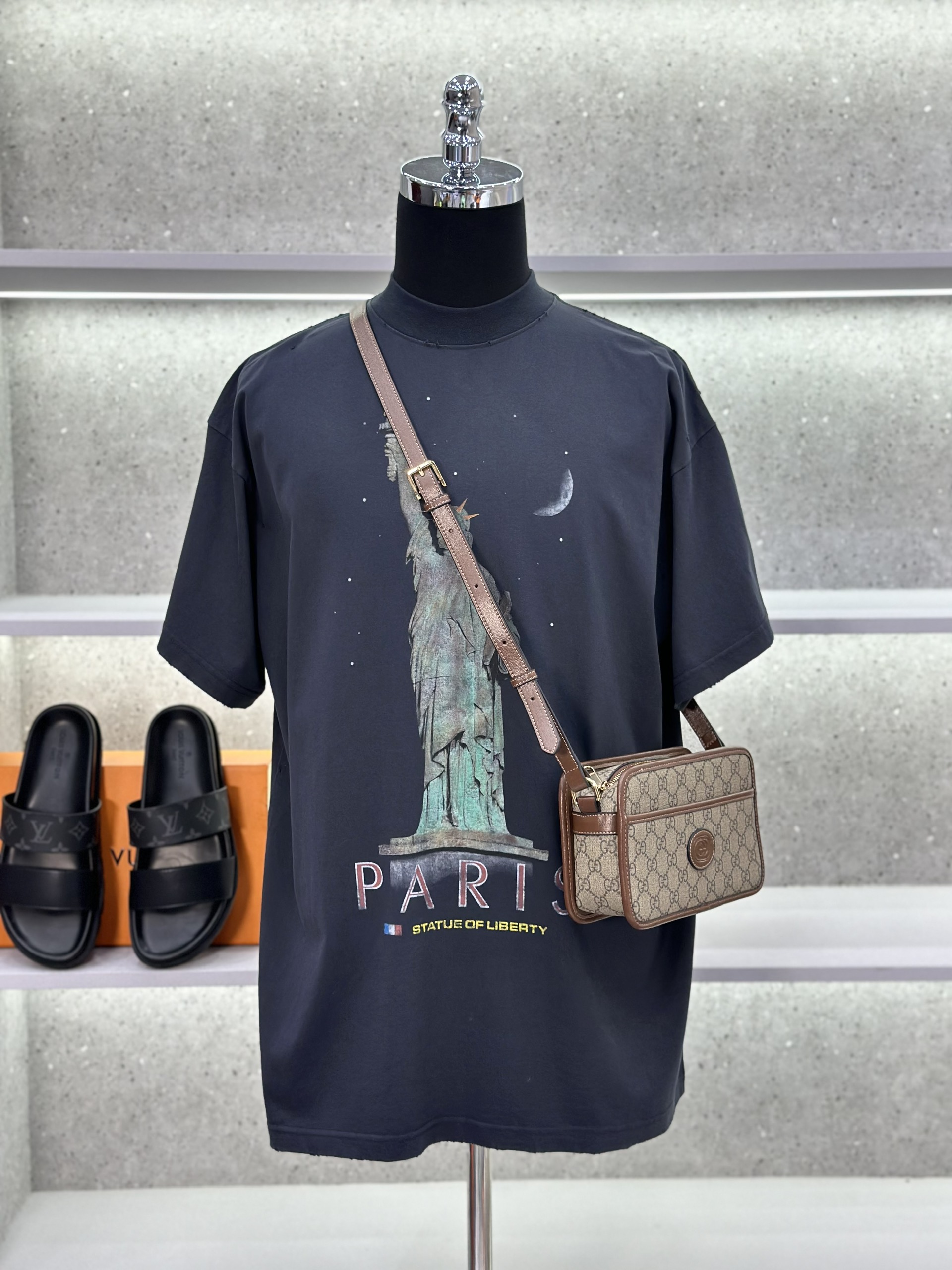 Áo phông T-shirt Balenciaga BB Xám họa tiết nữ thần tự do Like Auth on web VTN