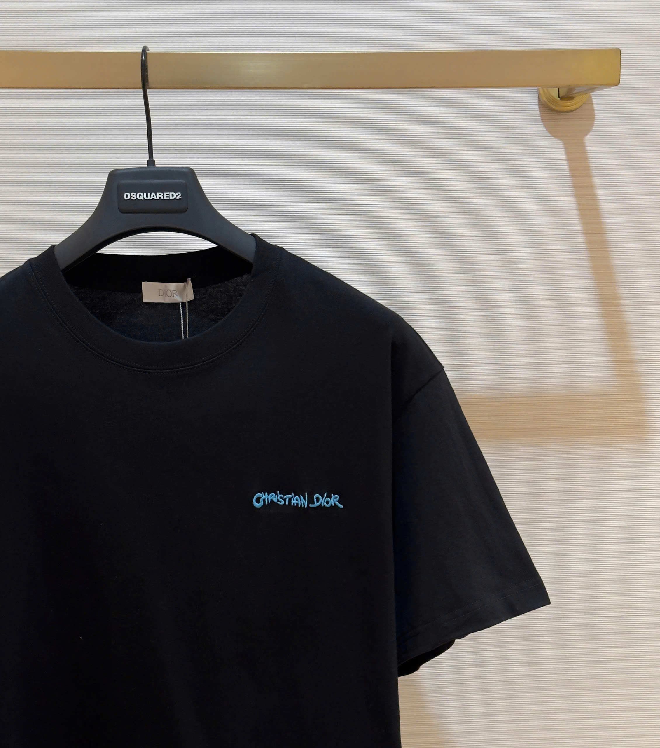 Áo phông T-shirt Dior CD Đen logo chữ Xanh thêu ngực Like Auth on web DDT