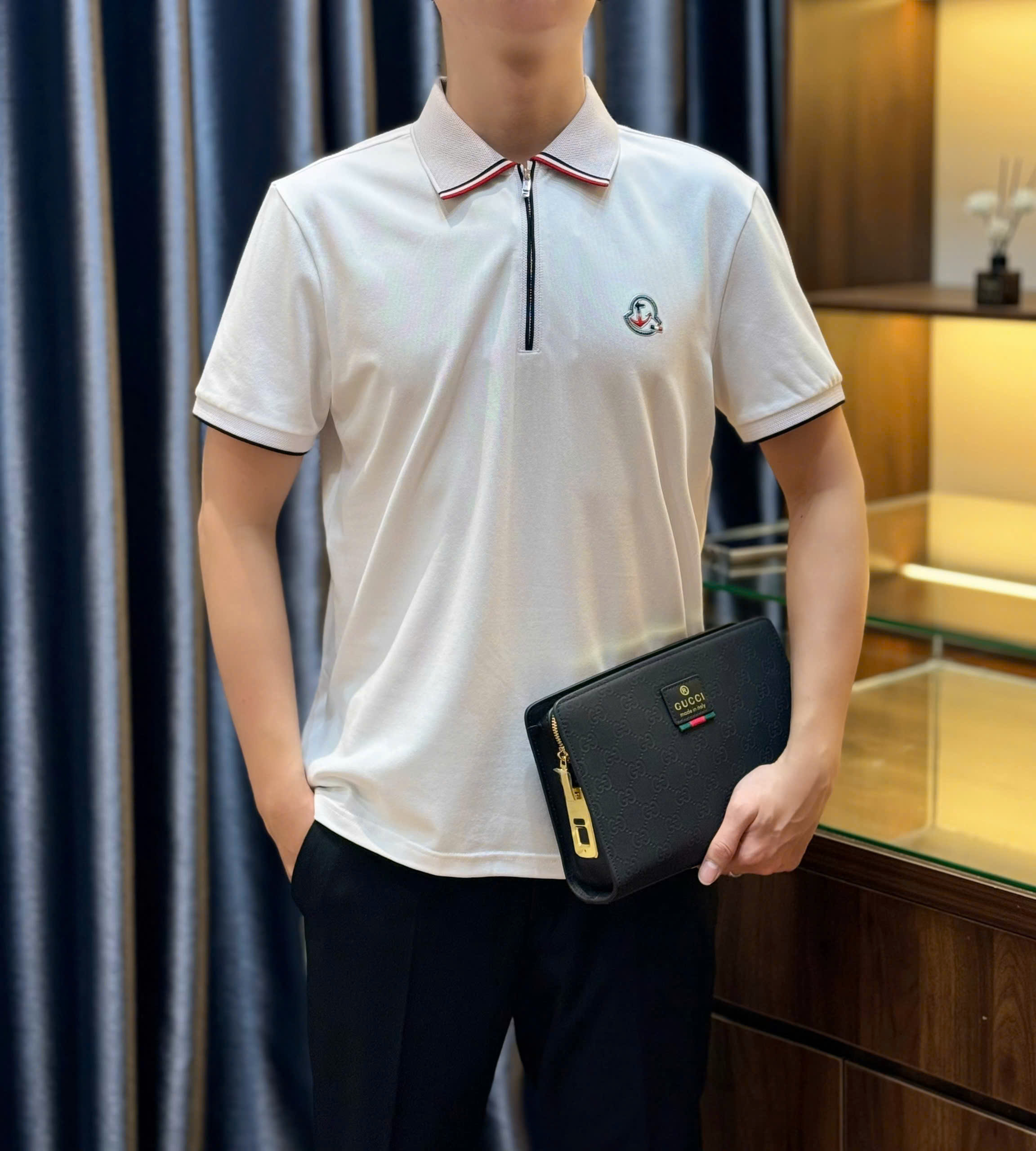 Áo polo cổ khóa Moncler M logo thêu ngực kẻ sọc viền cổ tay Like Auth 1-1 on web DDT