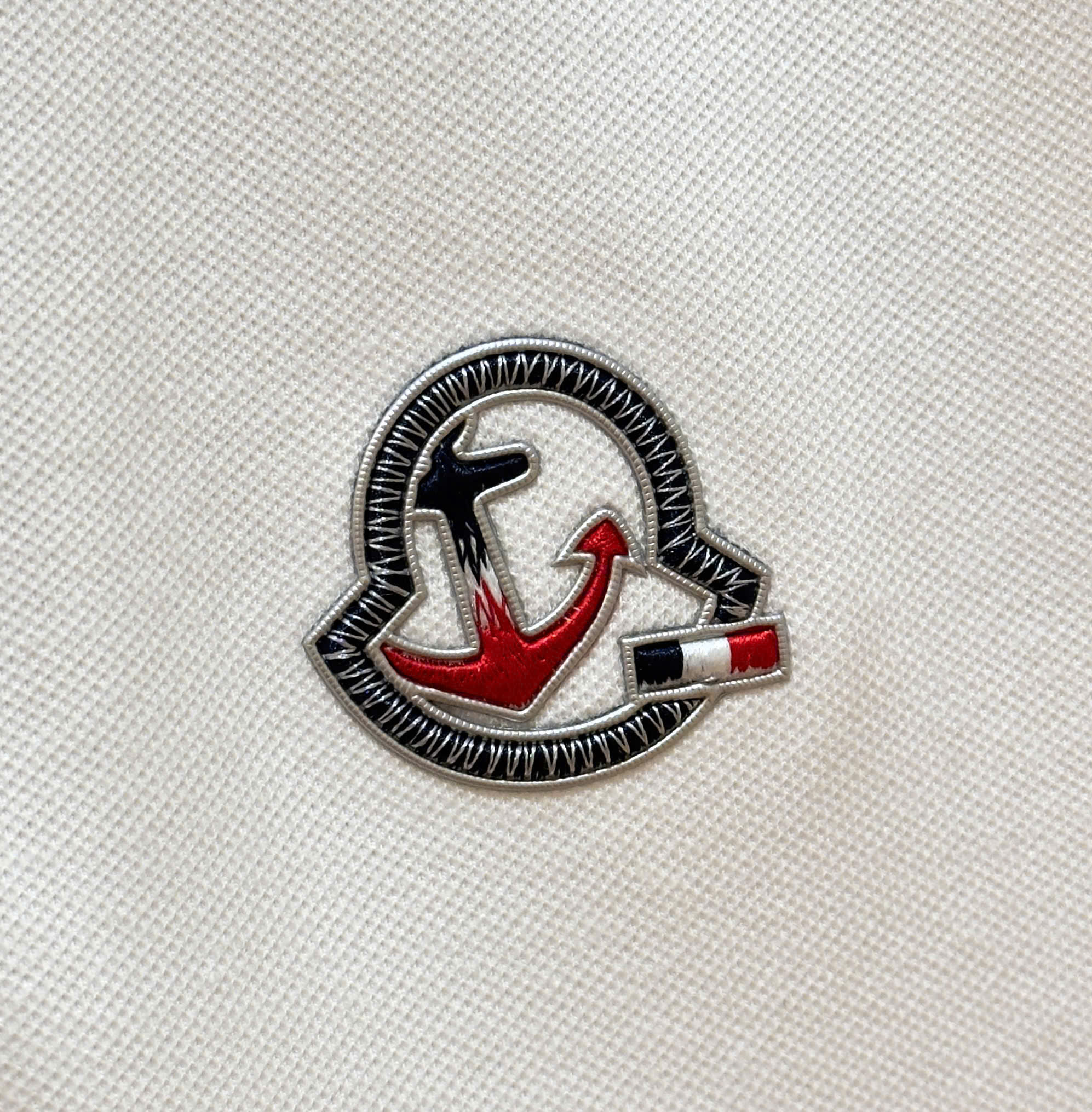 Áo polo cổ khóa Moncler M logo thêu ngực kẻ sọc viền cổ tay Like Auth 1-1 on web DDT
