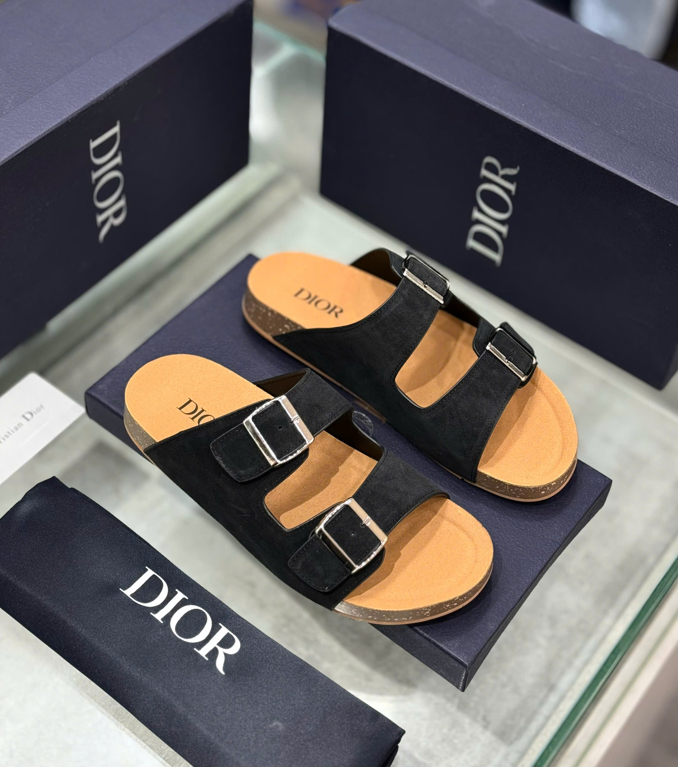 Dép lê quai ngang cài Dior CD Đen da lộn Like Auth on web fullbox bill thẻ DDT