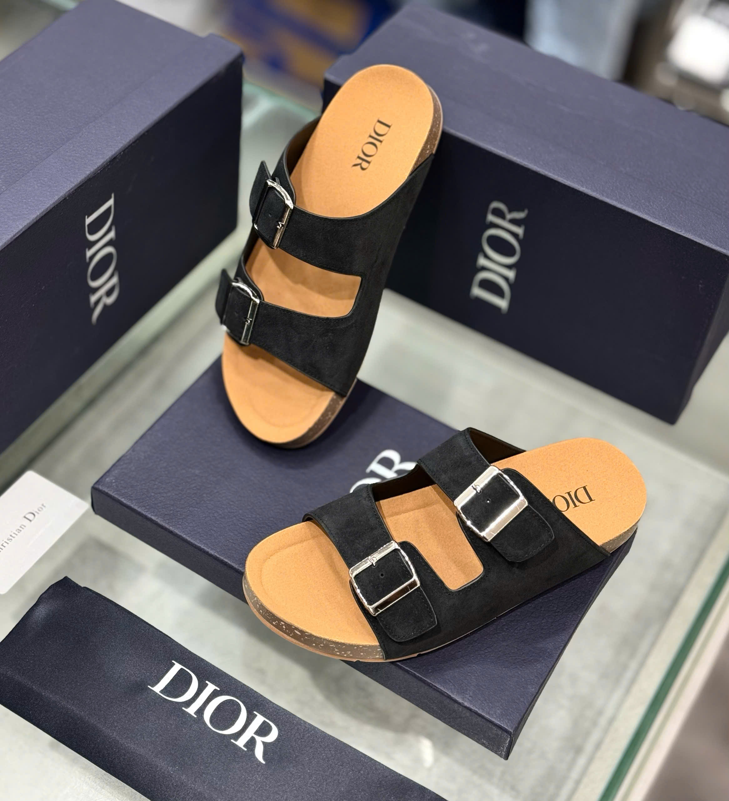 Dép lê quai ngang cài Dior CD Đen da lộn Like Auth on web fullbox bill thẻ DDT