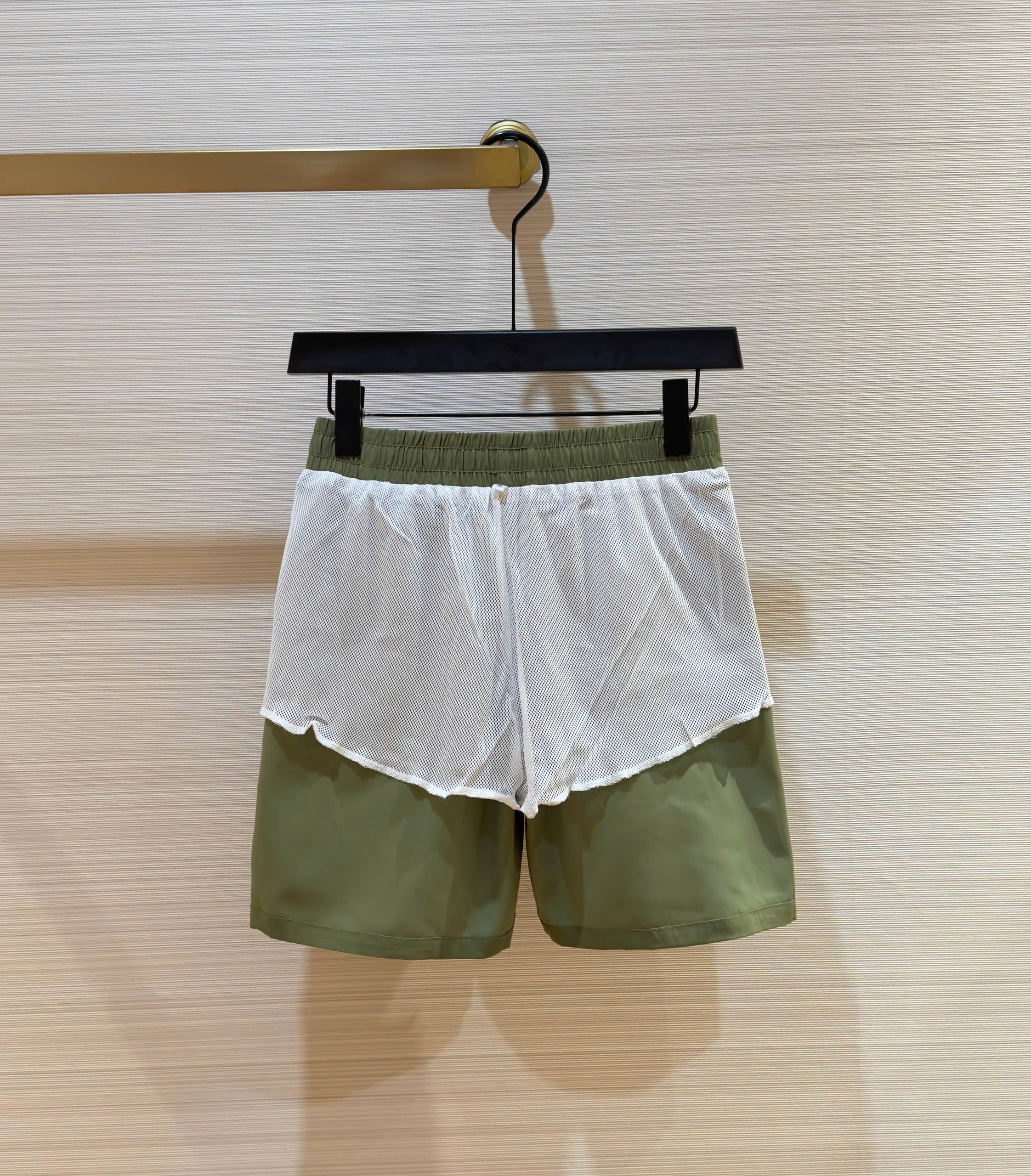 Quần short gió Moncler M Xanh lá trơn logo tròn thêu đùi Like Auth 1-1 on web DDT