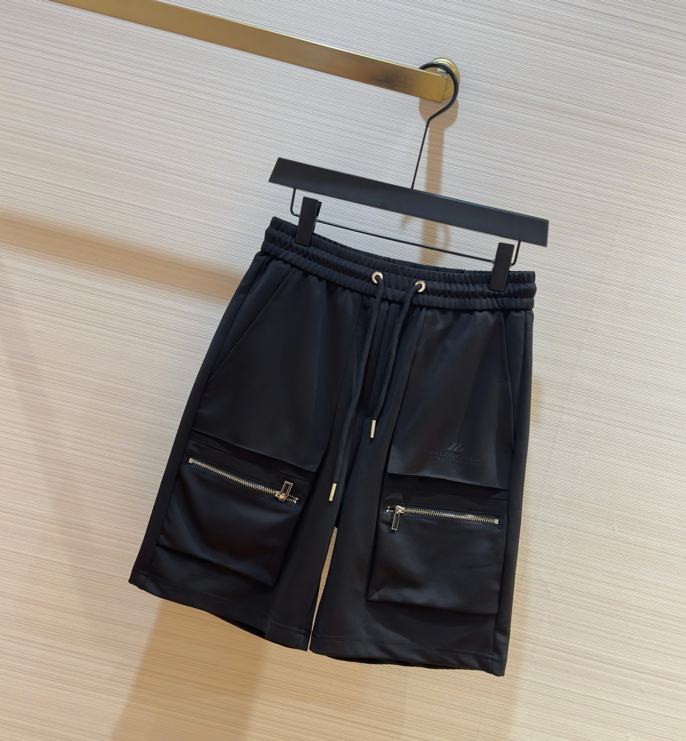 Quần short nỉ Balenciaga BB Đen túi hộp khóa zip ngang đùi Like Auth 1-1 on web DDT
