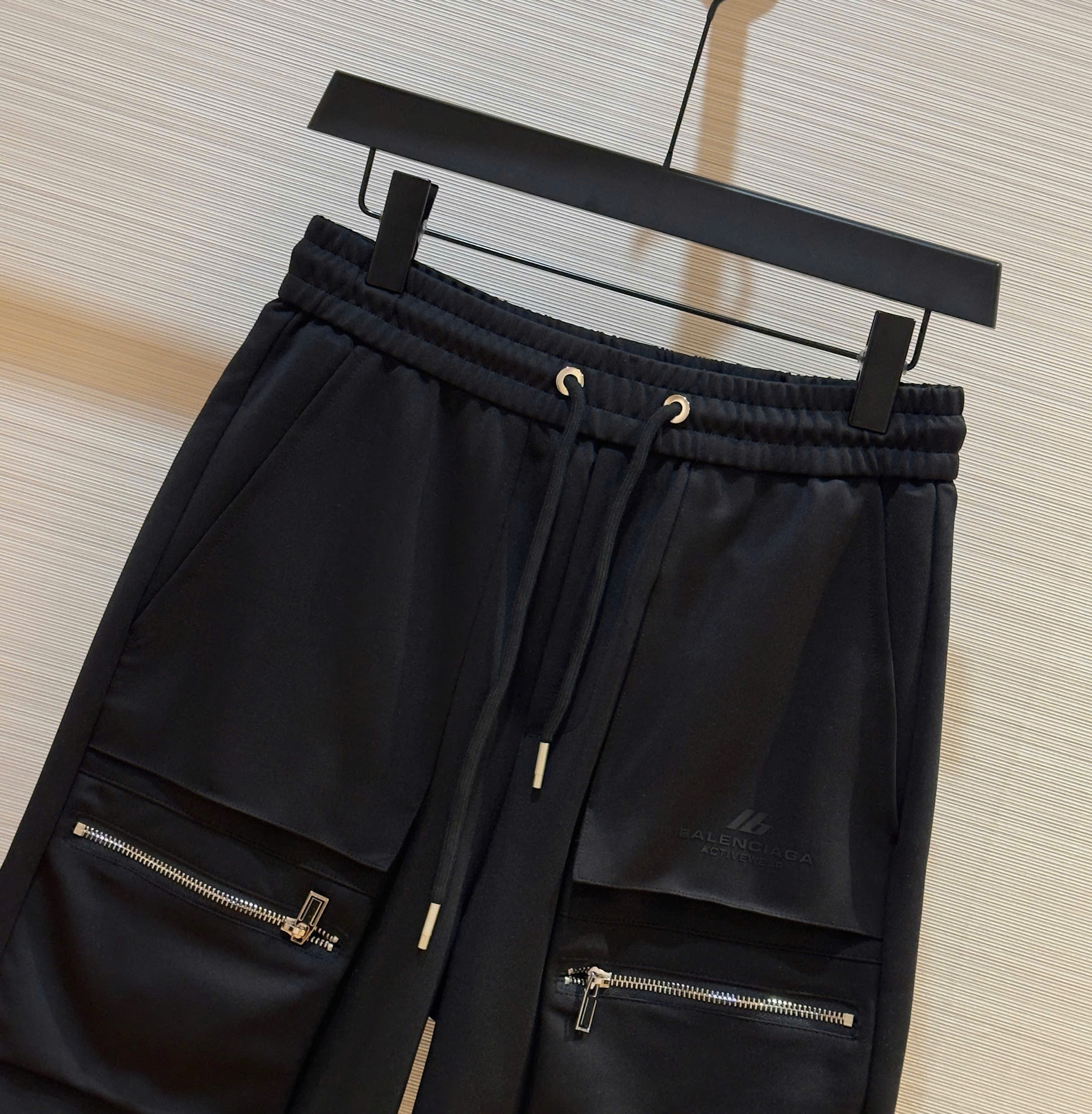 Quần short nỉ Balenciaga BB Đen túi hộp khóa zip ngang đùi Like Auth 1-1 on web DDT
